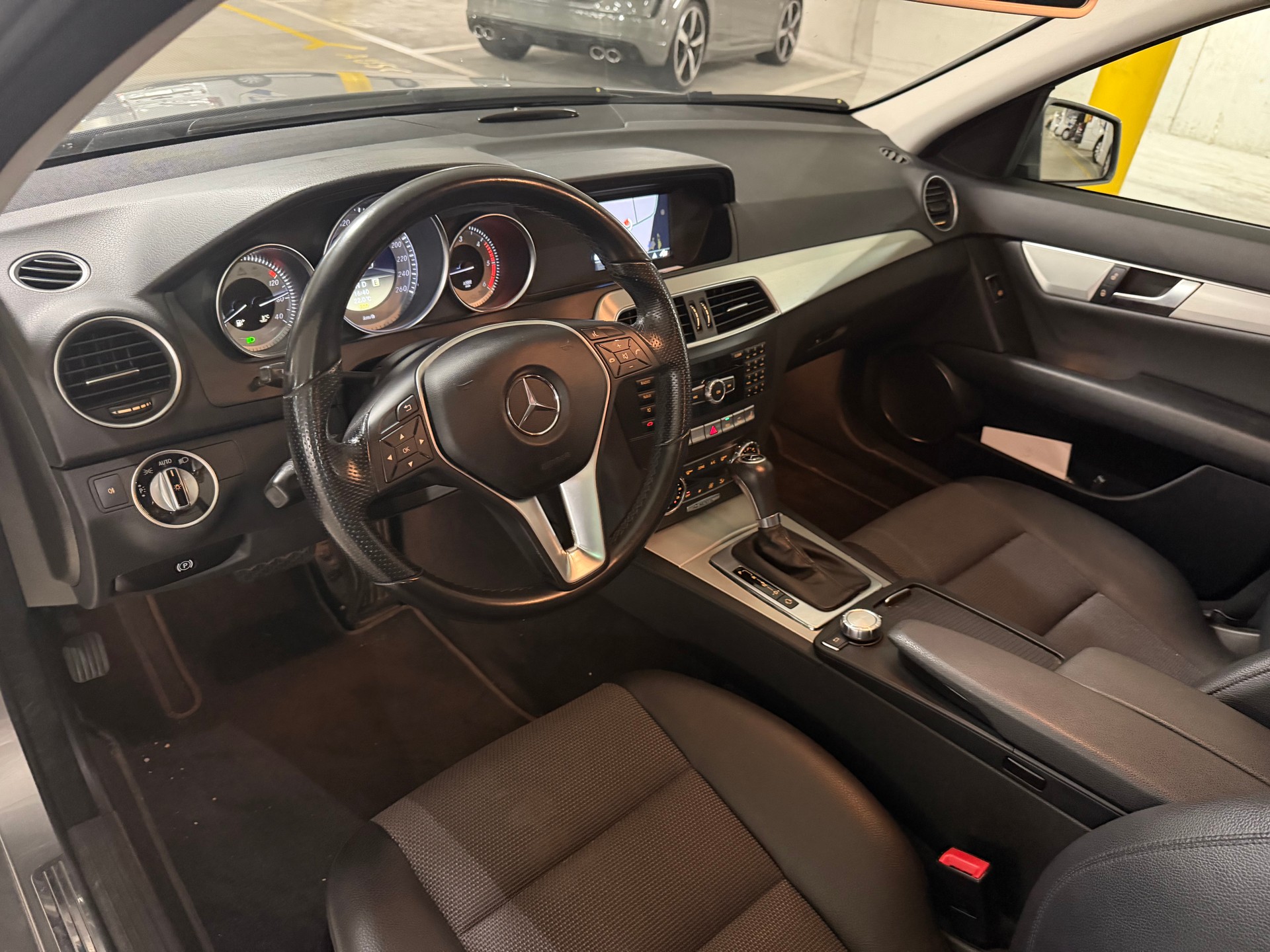 MERCEDES-BENZ C 250 CDI Avantgarde 4Matic 7G-Tronic-image-12