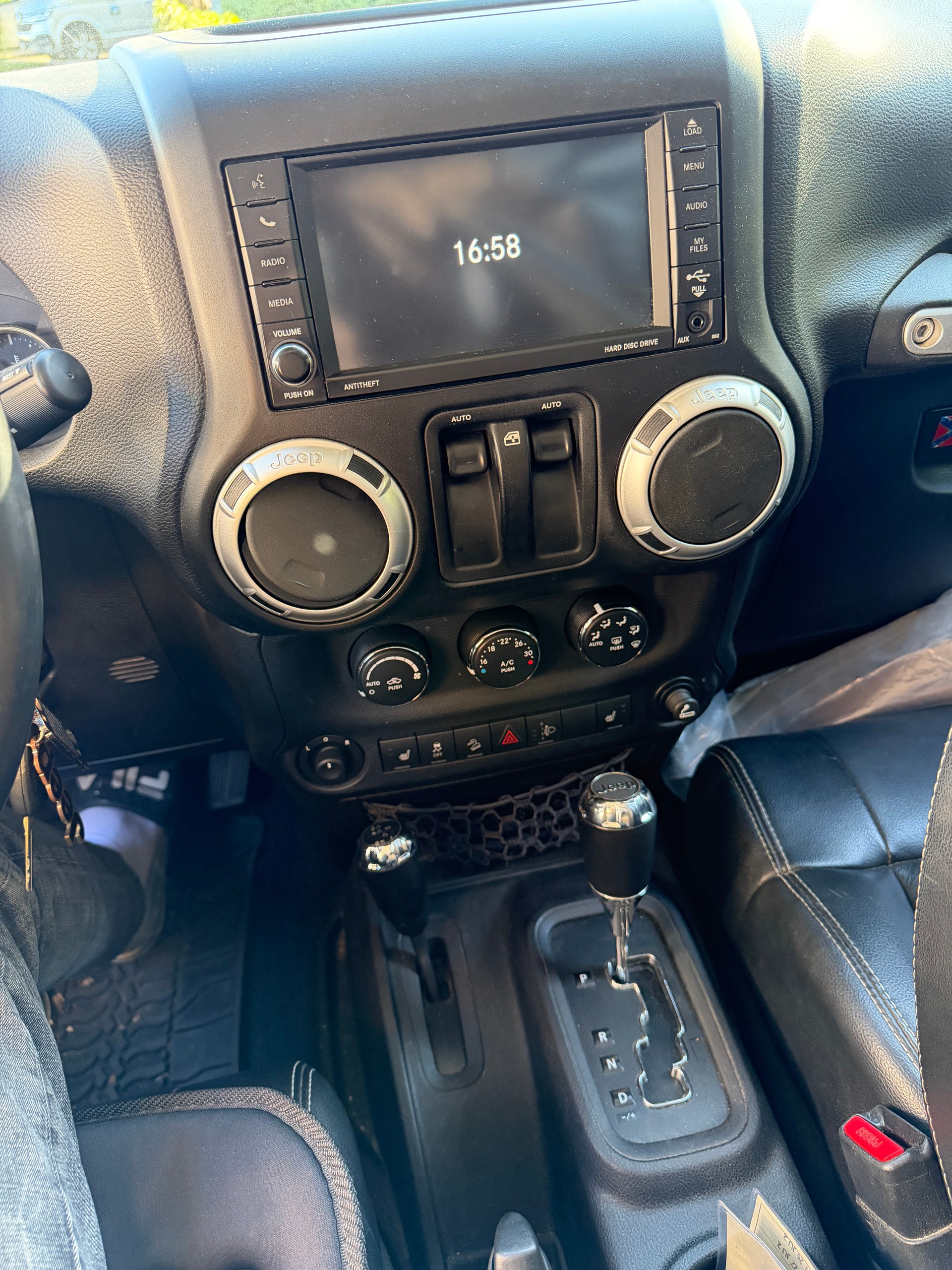 JEEP Wrangler 2.8 CRD Sahara Automatic hardtop-image-8