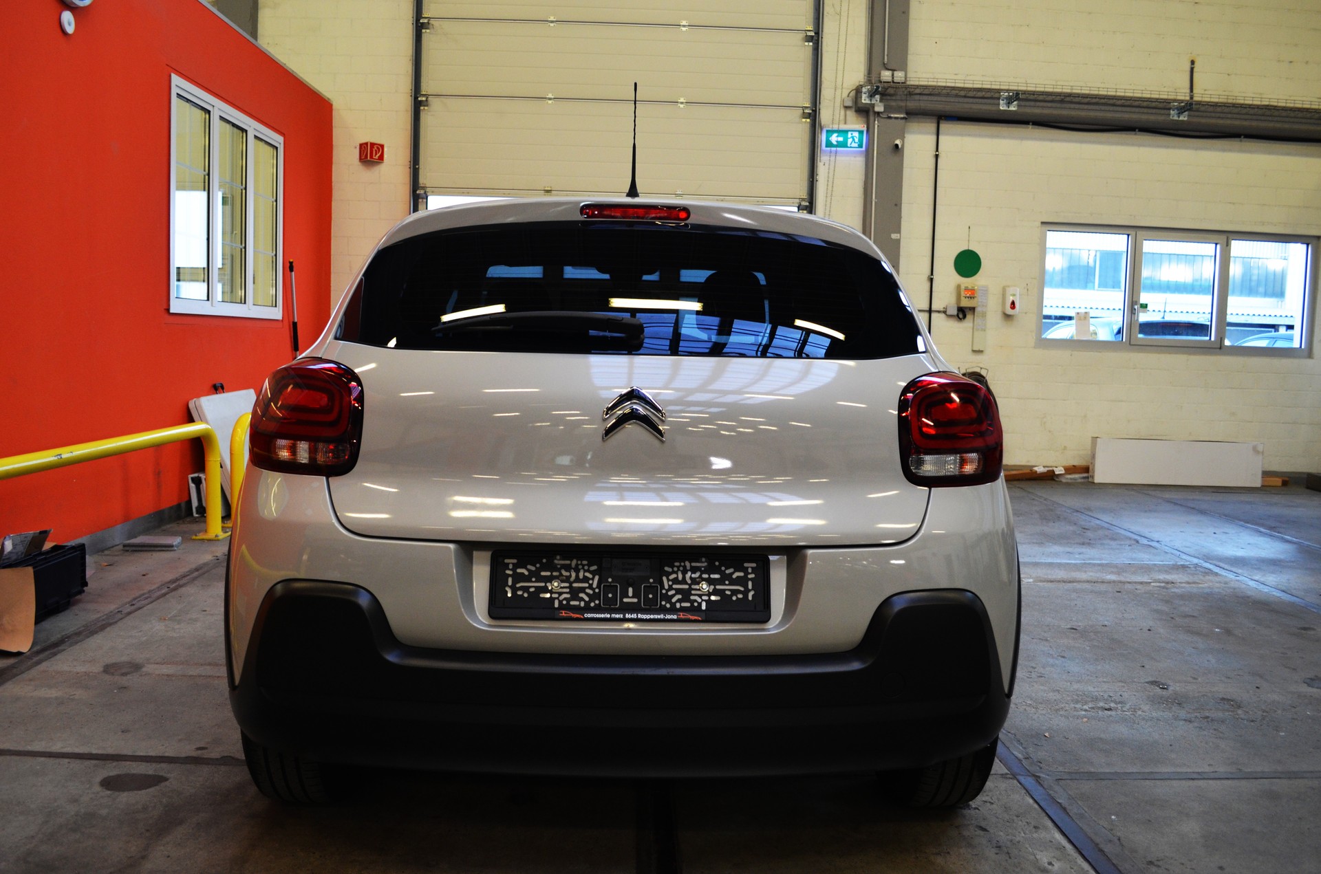 CITROEN C3 1.2i PureTech Feel Pack EDITION Mountain-image-5