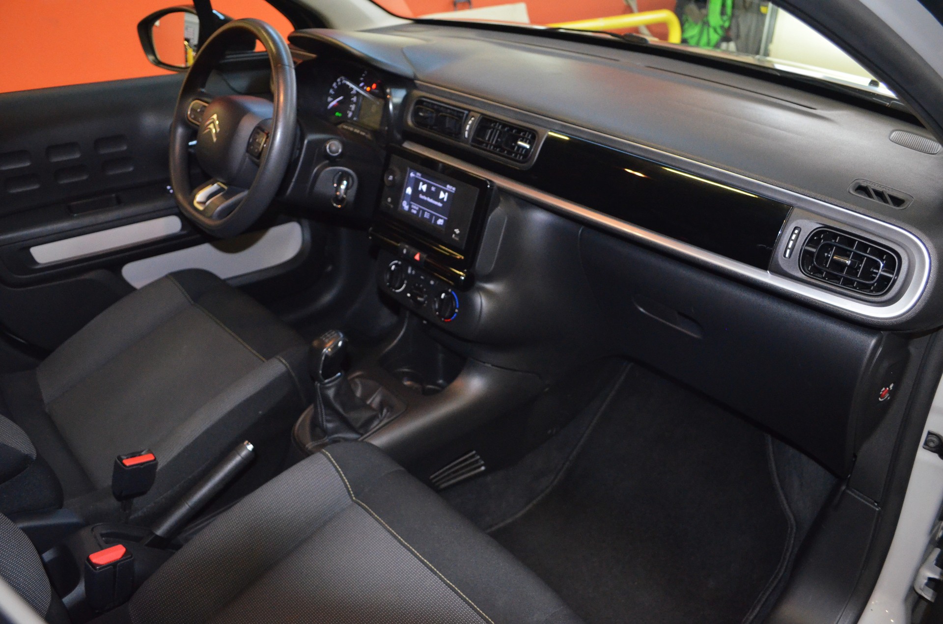 CITROEN C3 1.2i PureTech Feel Pack EDITION Mountain-image-8