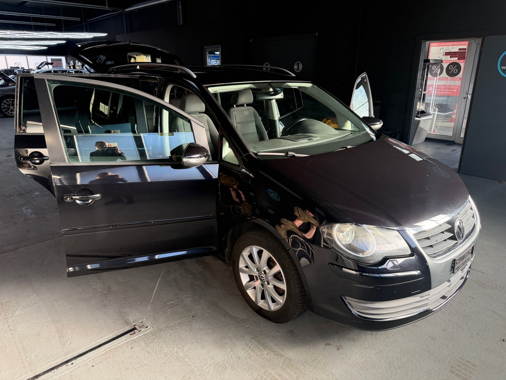 VW Touran 1.4 TSI Conceptline mit Garantiepaket möglich-image-4