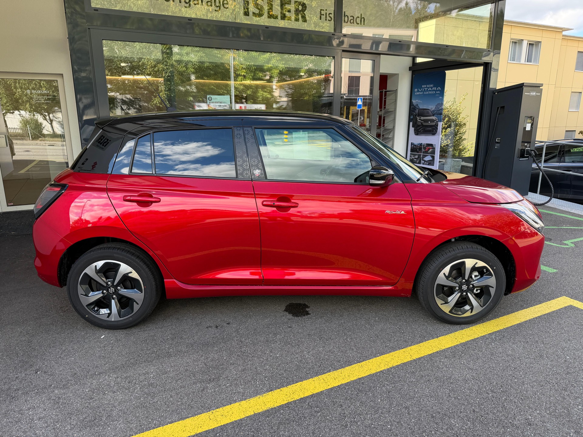 SUZUKI Swift 1.2 Piz Sulai Top Hybrid 4x4-image-1