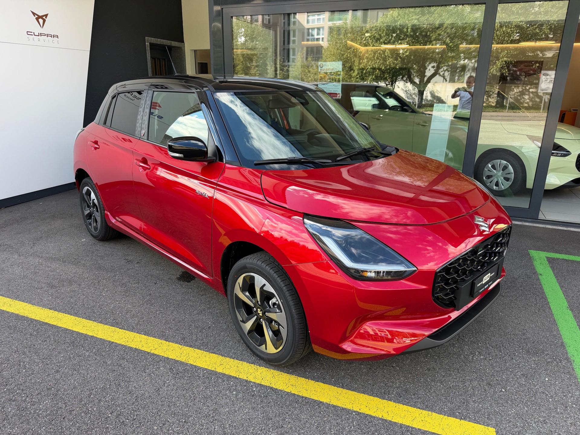 SUZUKI Swift 1.2 Piz Sulai Top Hybrid 4x4-image-0