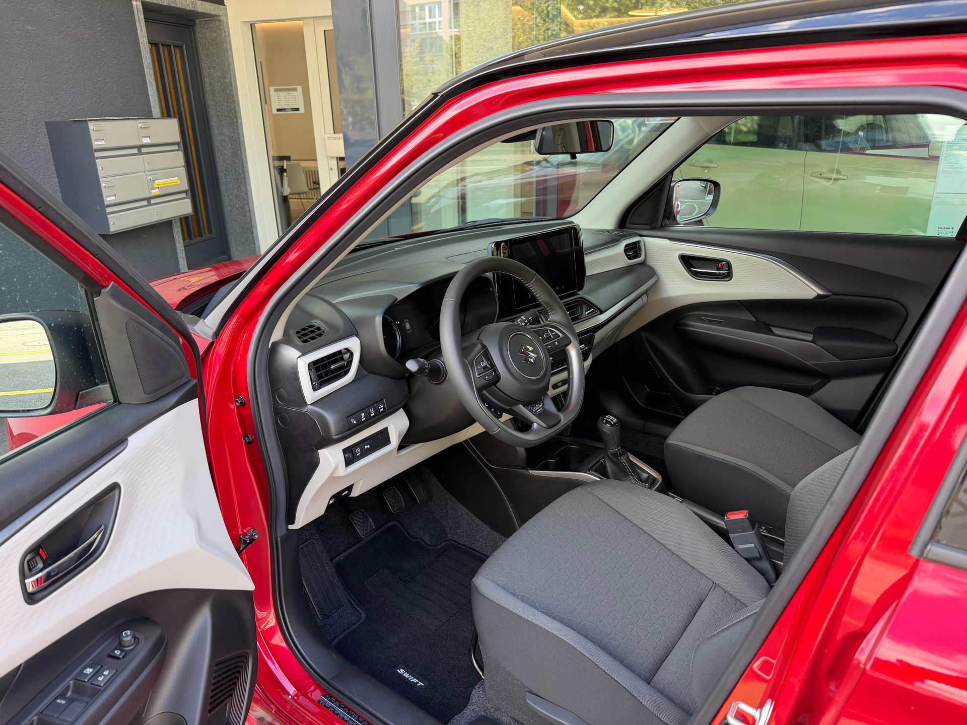 SUZUKI Swift 1.2 Piz Sulai Top Hybrid 4x4-image-9