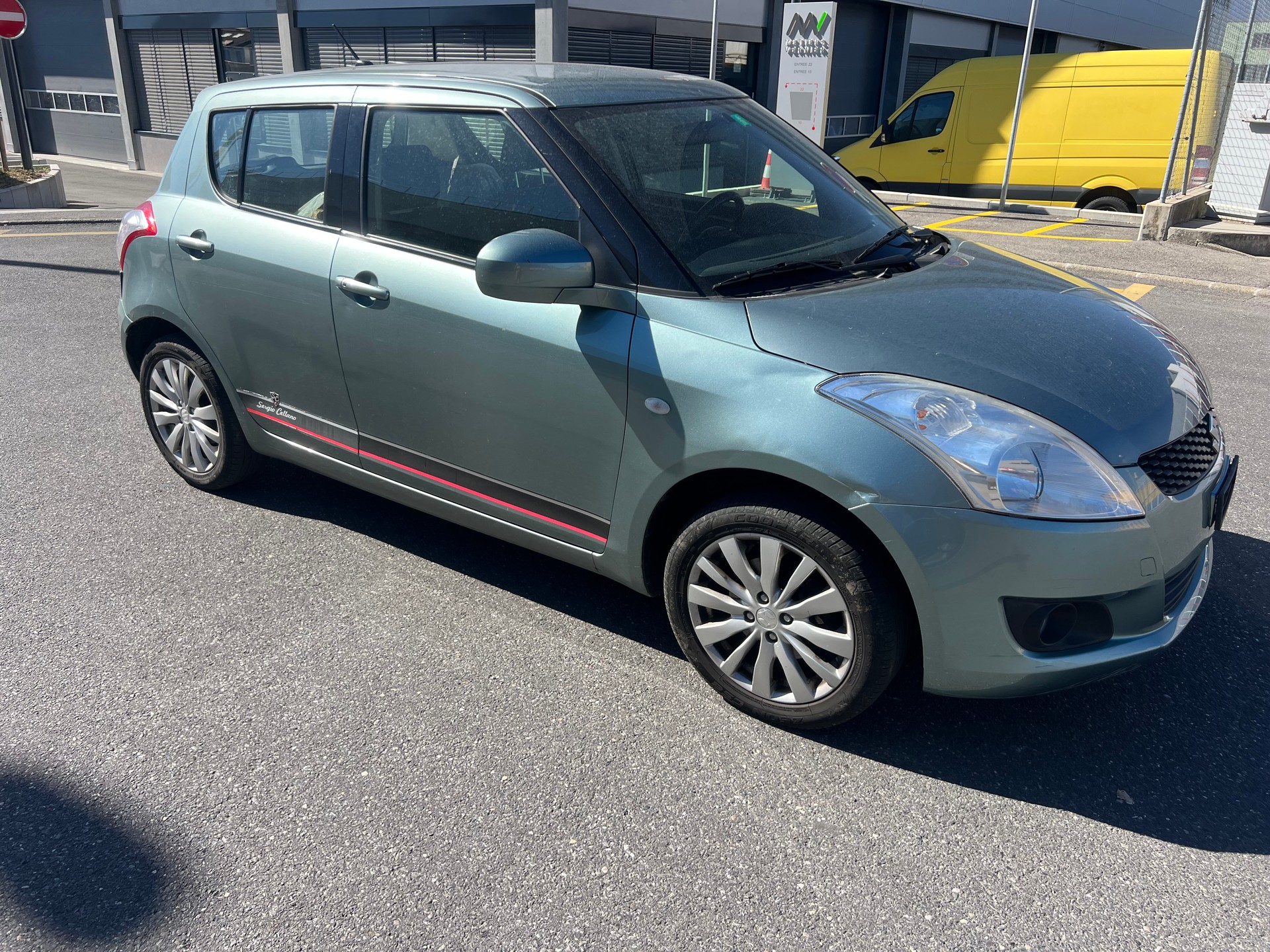 SUZUKI Swift 1.2i 16V GL Sergio Cellano 4x4-image-8