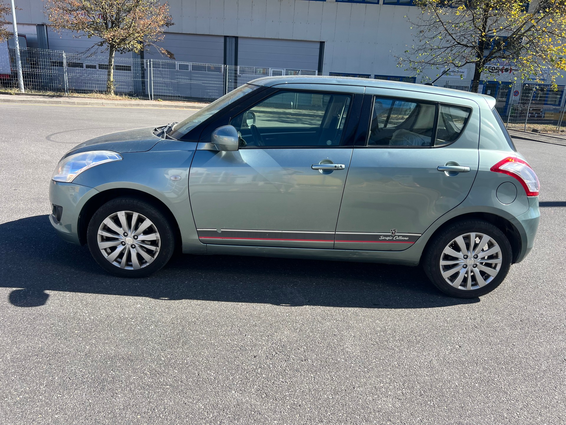 SUZUKI Swift 1.2i 16V GL Sergio Cellano 4x4-image-2