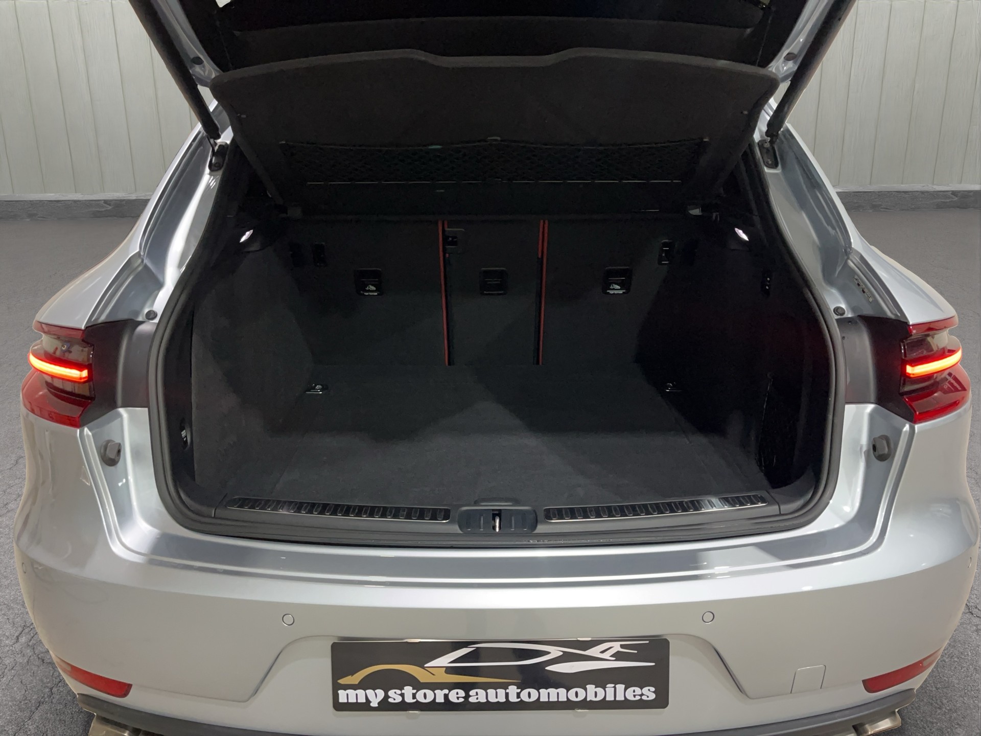 PORSCHE Macan Turbo PDK-image-20