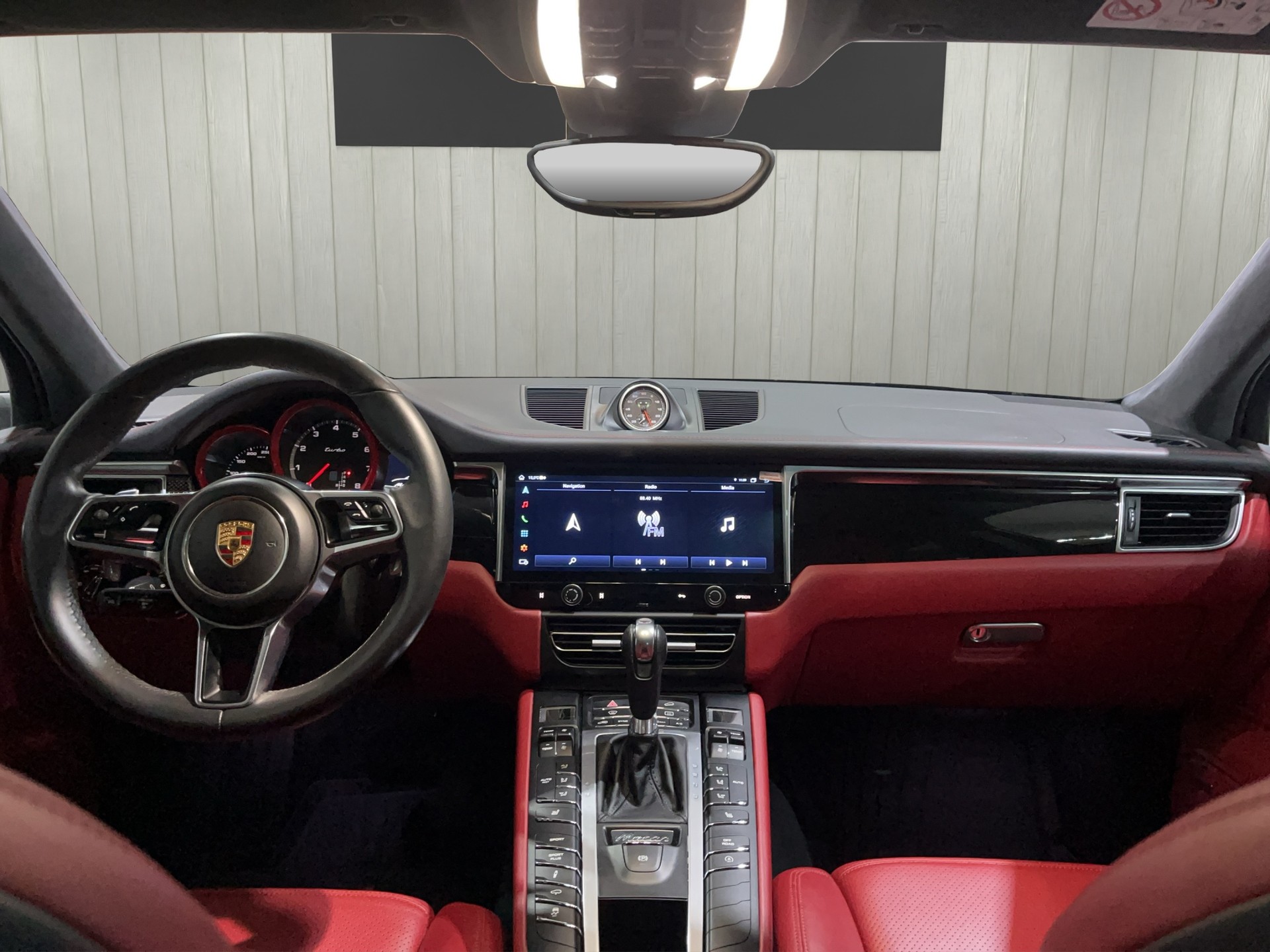 PORSCHE Macan Turbo PDK-image-10