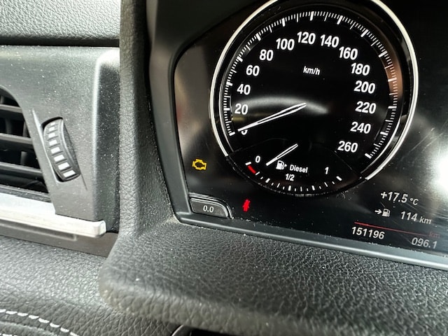 BMW 218d xDrive Active Tourer Swiss Advantage Sport Step.-image-17