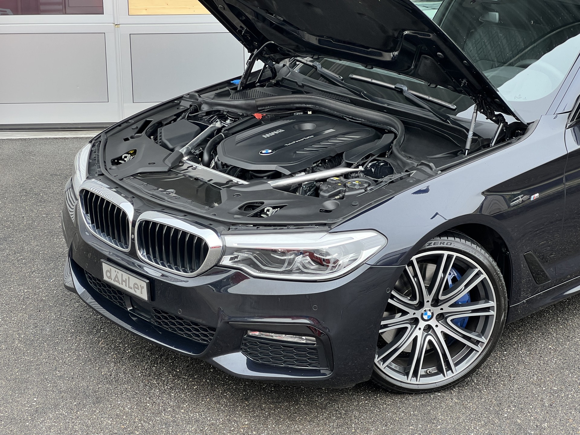 BMW 540i xDrive Touring Steptronic-image-12