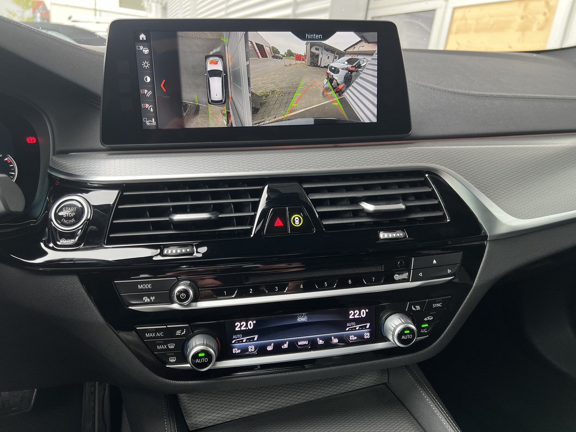 BMW 540i xDrive Touring Steptronic-image-8