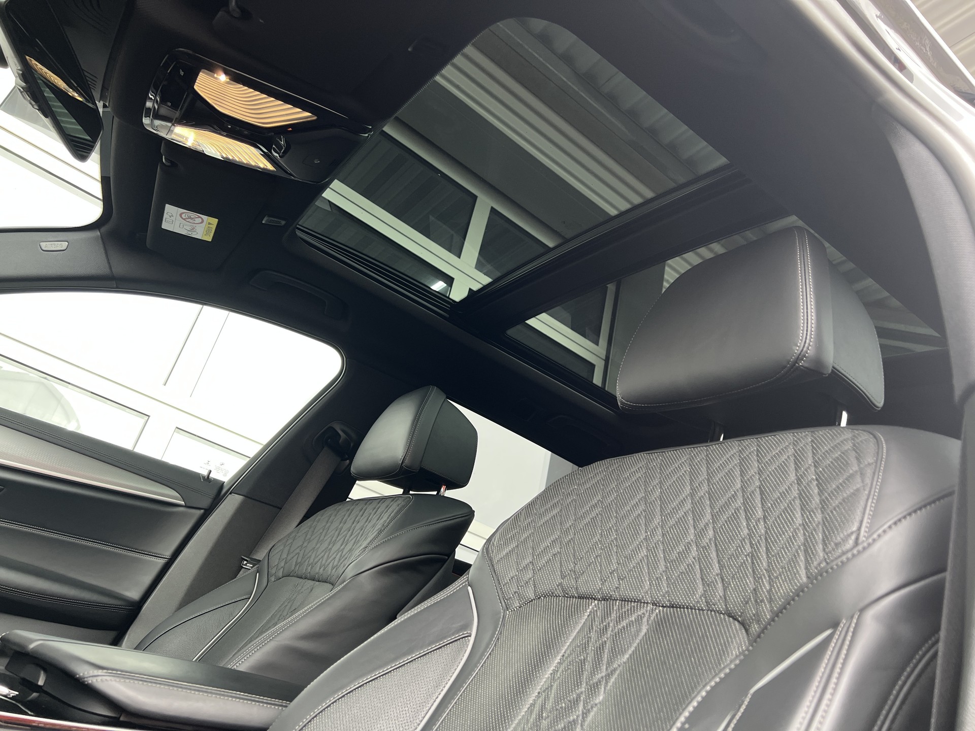 BMW 540i xDrive Touring Steptronic-image-5