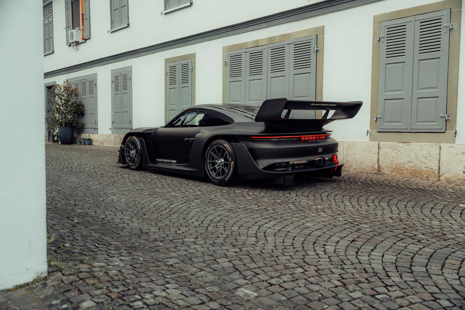 PORSCHE GT3 R rennsport-image-4