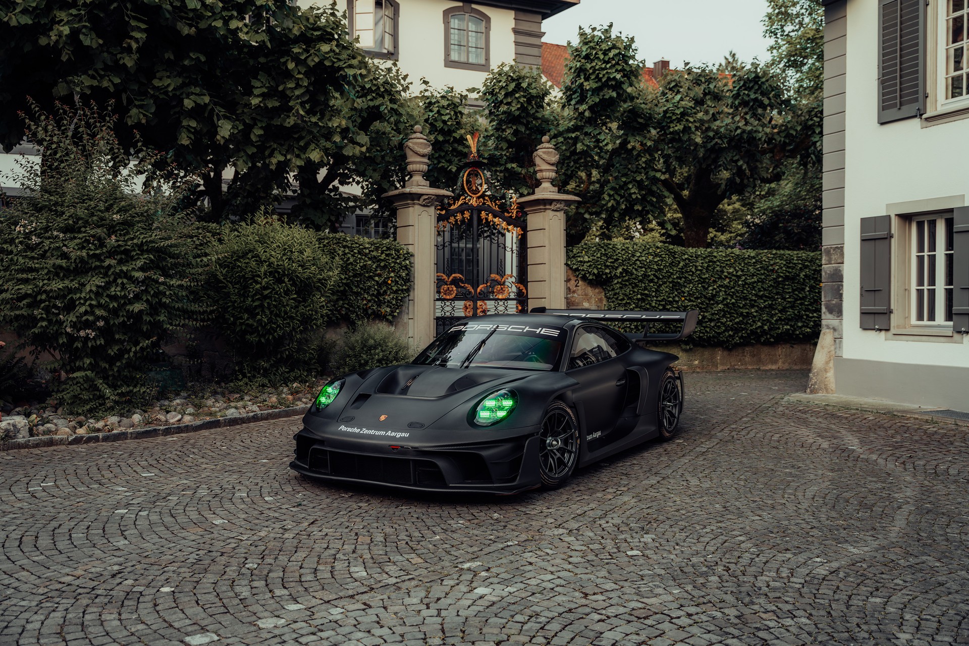 PORSCHE GT3 R rennsport-image-1
