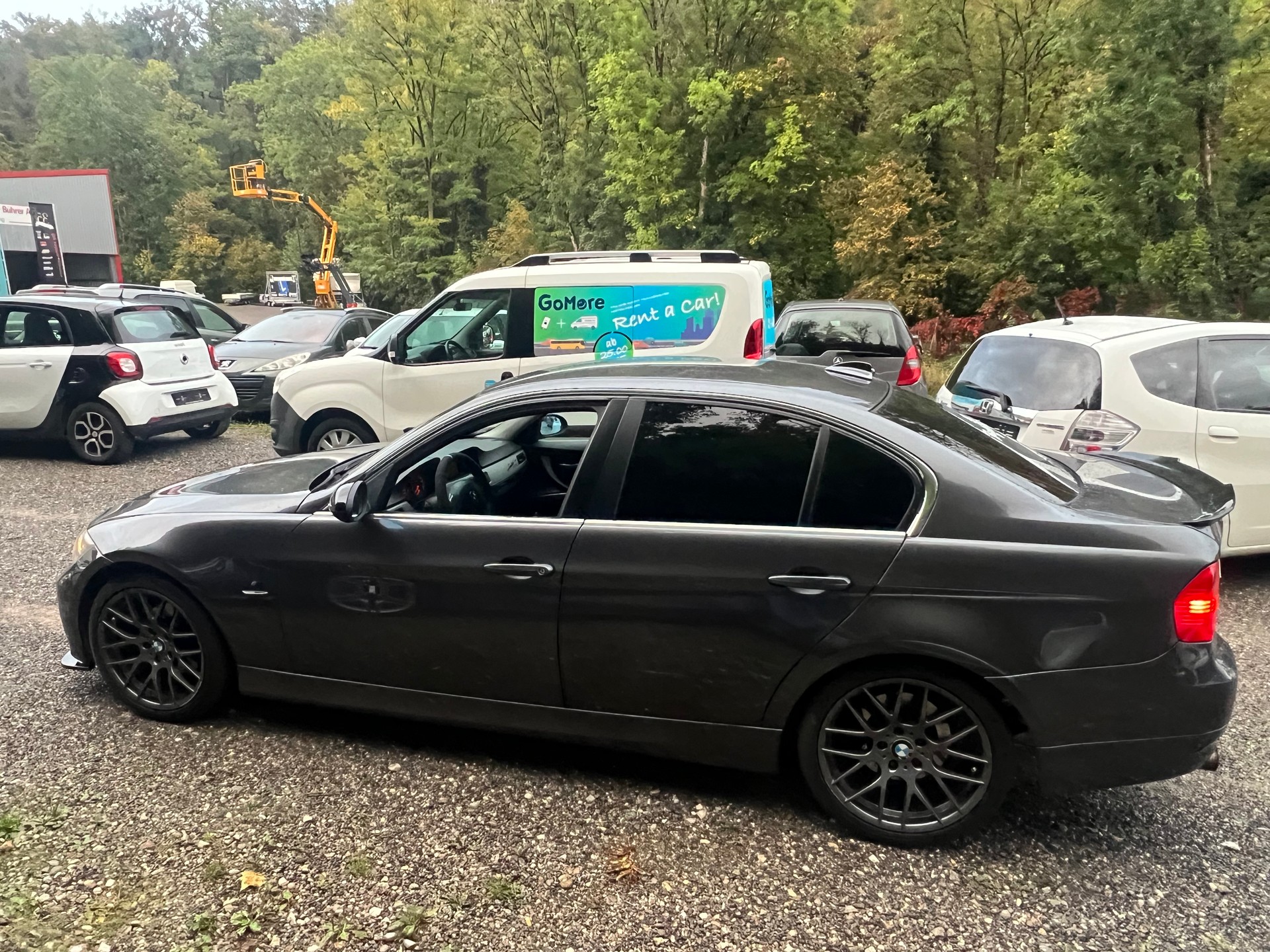 BMW 325i-image-4