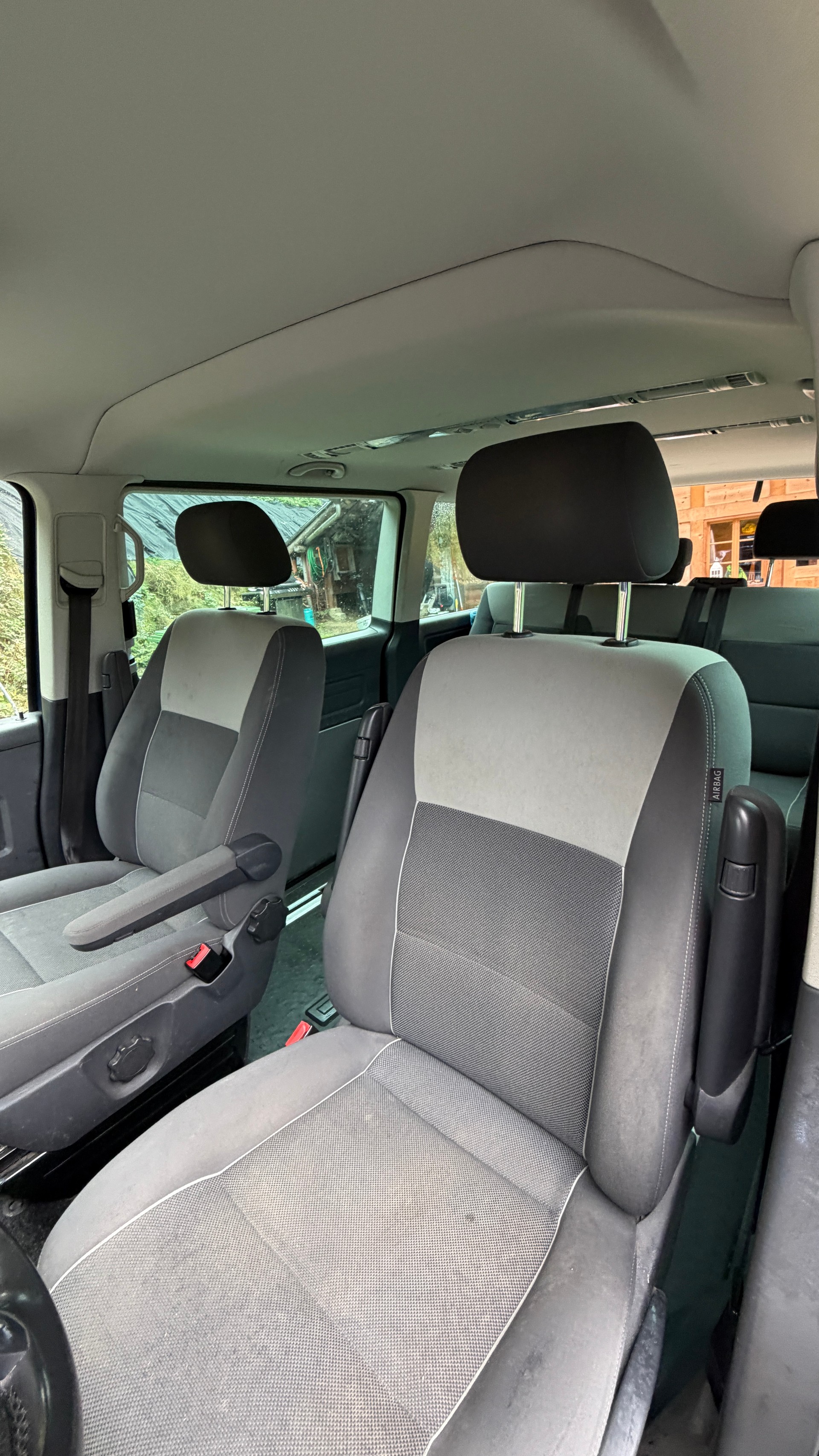 VW Multivan 2.0 TDI CR Startline 4Motion-image-11