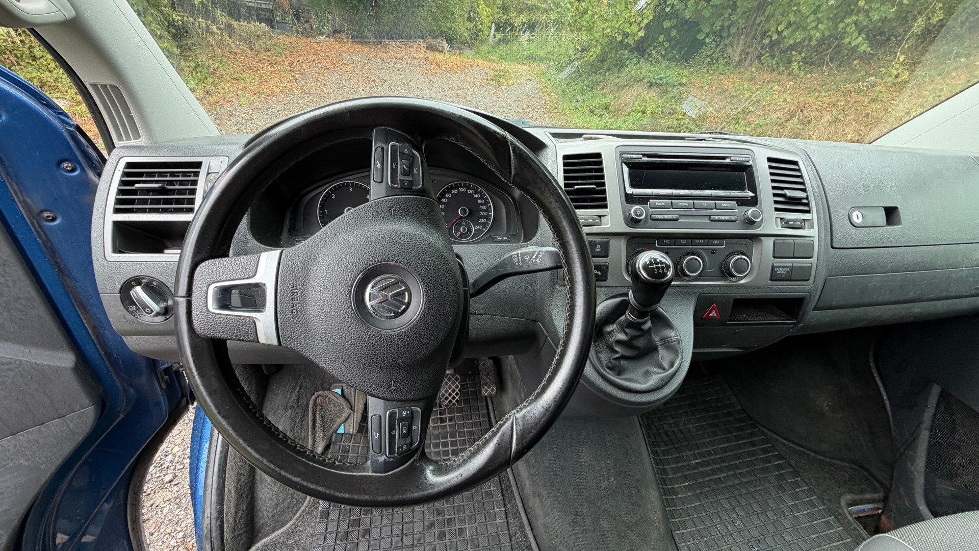 VW Multivan 2.0 TDI CR Startline 4Motion-image-7