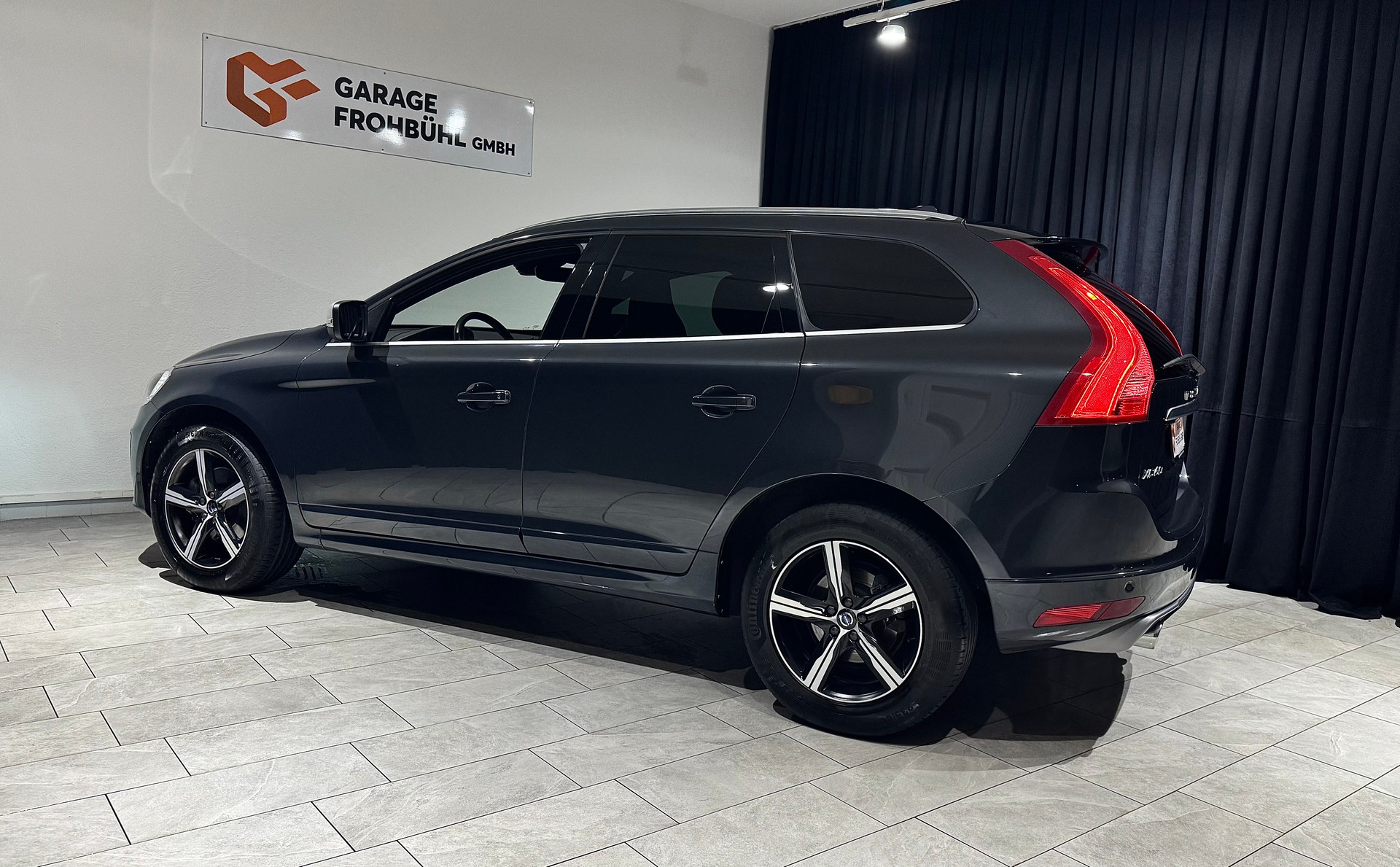VOLVO XC60 D5 AWD R-Design Geartronic I AHK 2000KG I-image-8