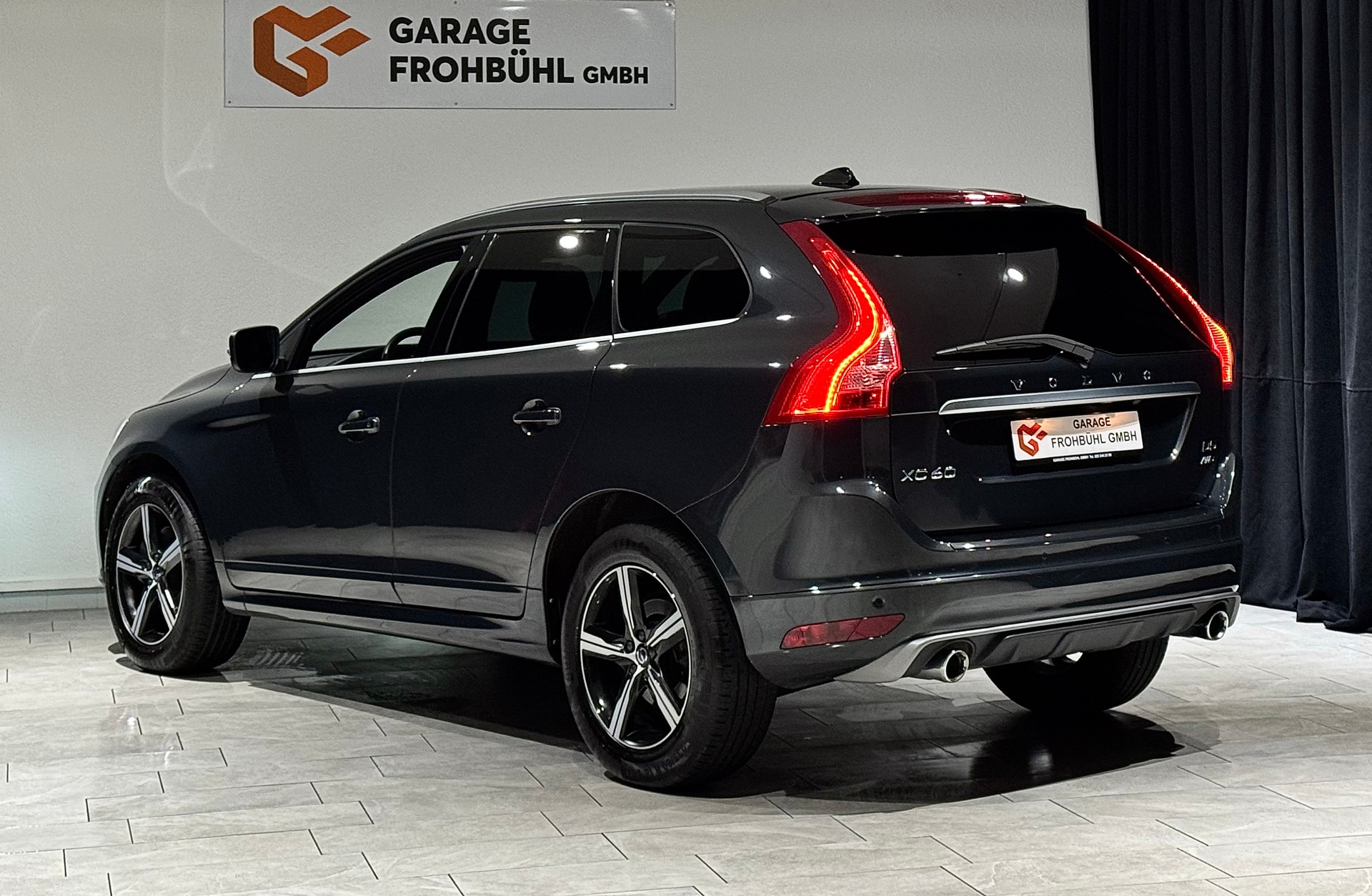 VOLVO XC60 D5 AWD R-Design Geartronic I AHK 2000KG I-image-5
