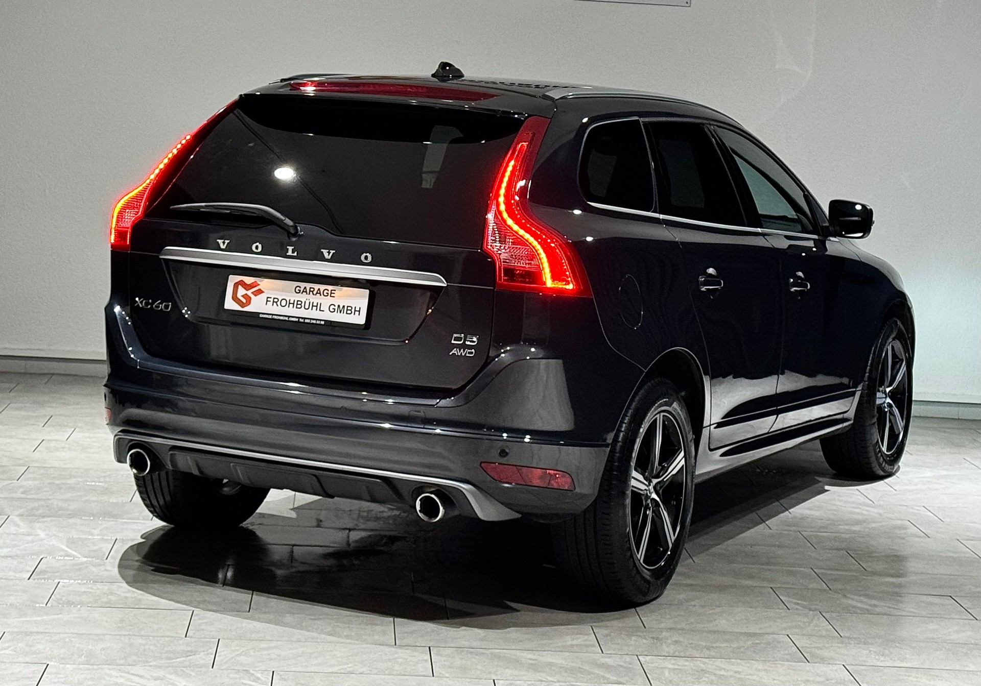 VOLVO XC60 D5 AWD R-Design Geartronic I AHK 2000KG I-image-4