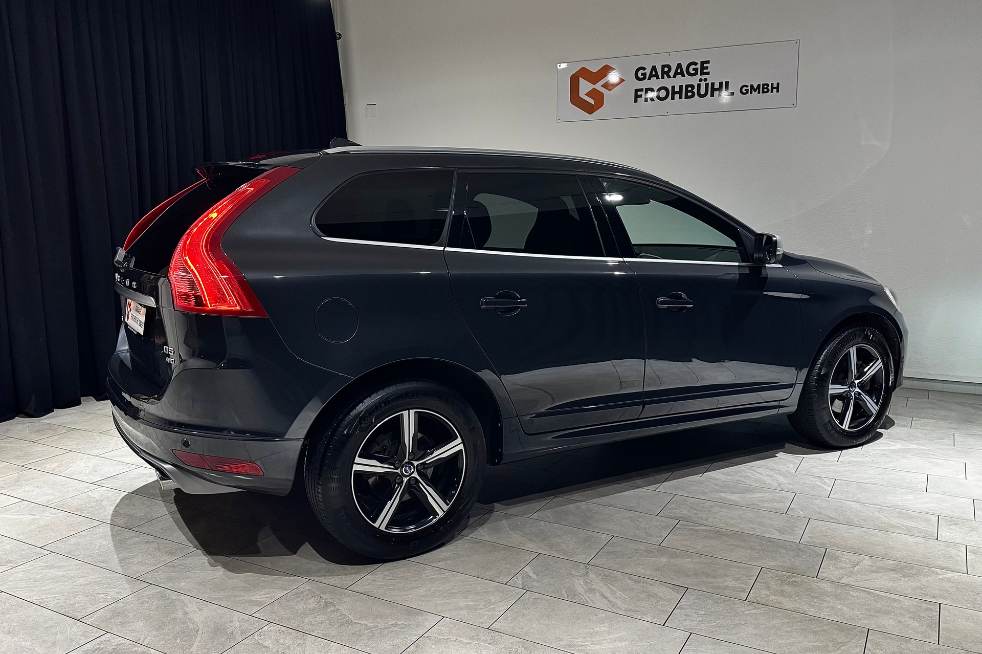 VOLVO XC60 D5 AWD R-Design Geartronic I AHK 2000KG I-image-7