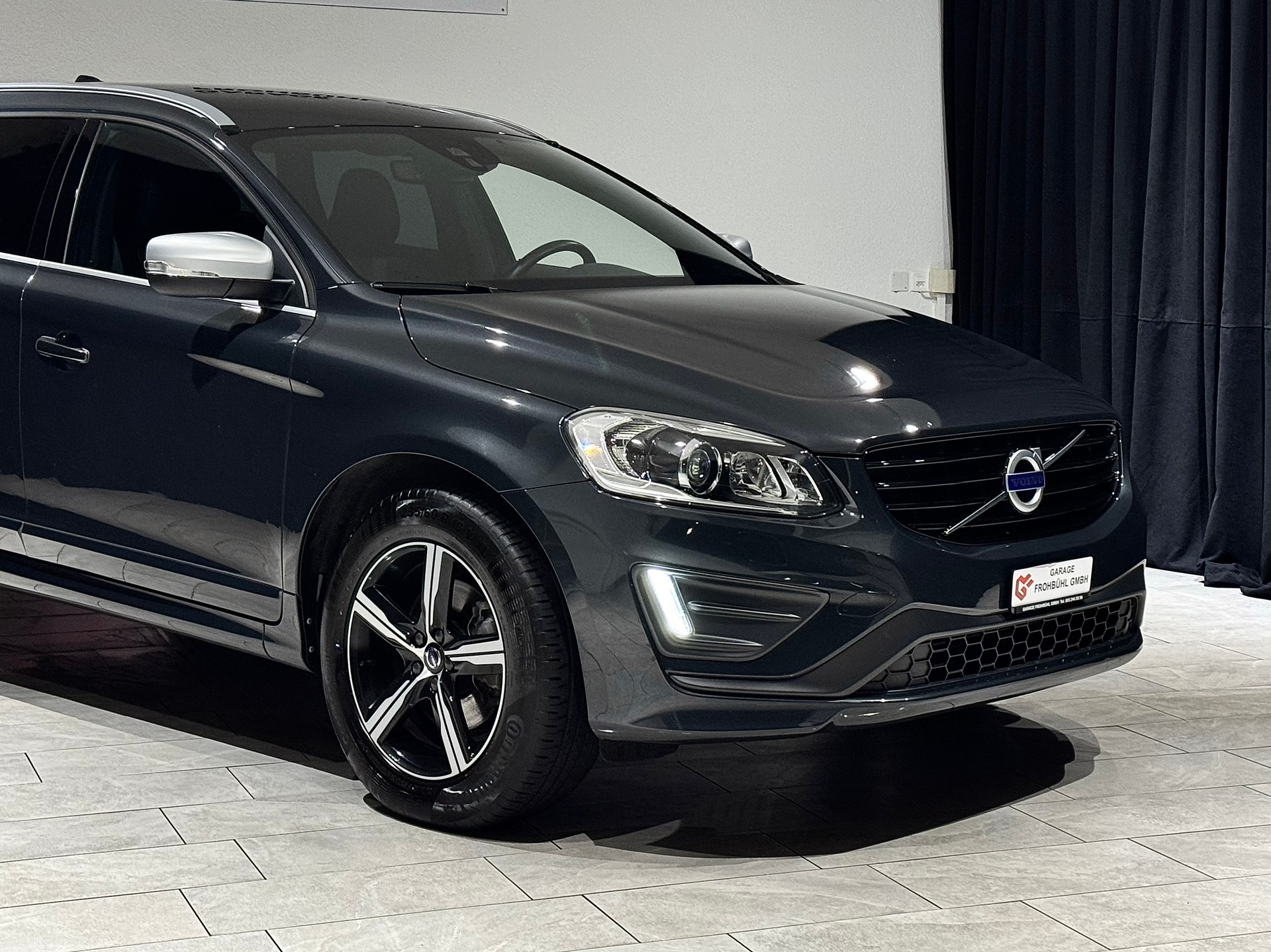VOLVO XC60 D5 AWD R-Design Geartronic I AHK 2000KG I-image-21