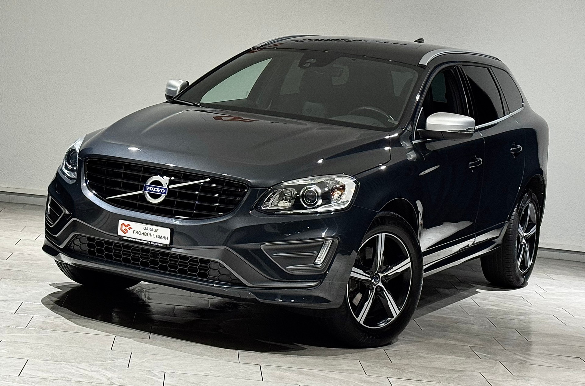 VOLVO XC60 D5 AWD R-Design Geartronic I AHK 2000KG I-image-3