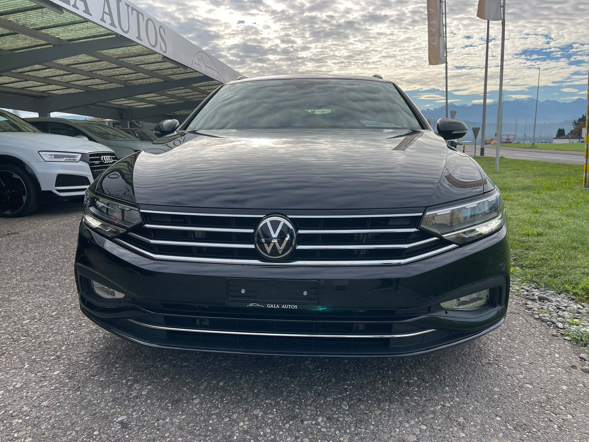 VW Passat 2.0 TDI BMT Elegance DSG-image-1