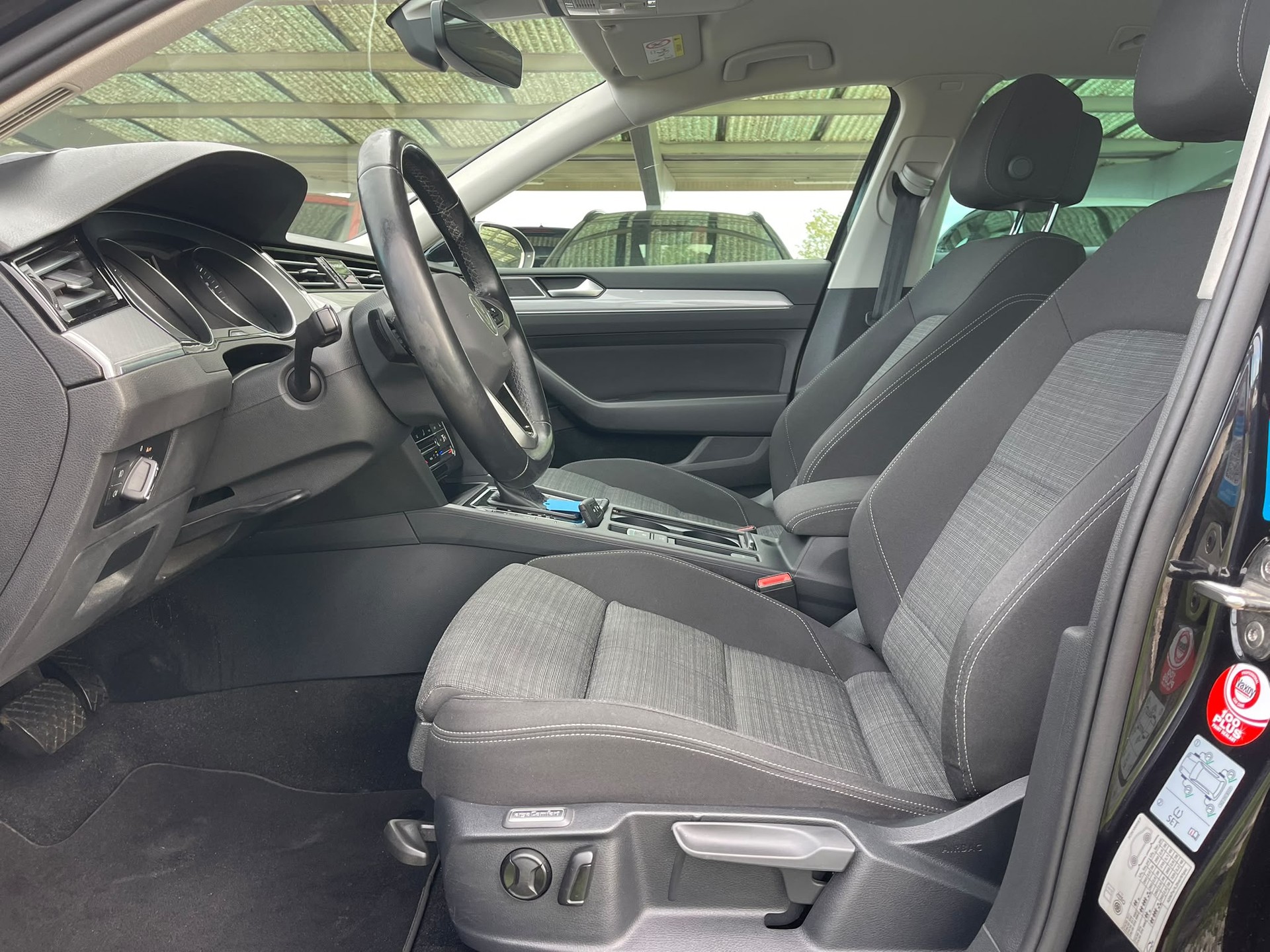 VW Passat 2.0 TDI BMT Elegance DSG-image-10