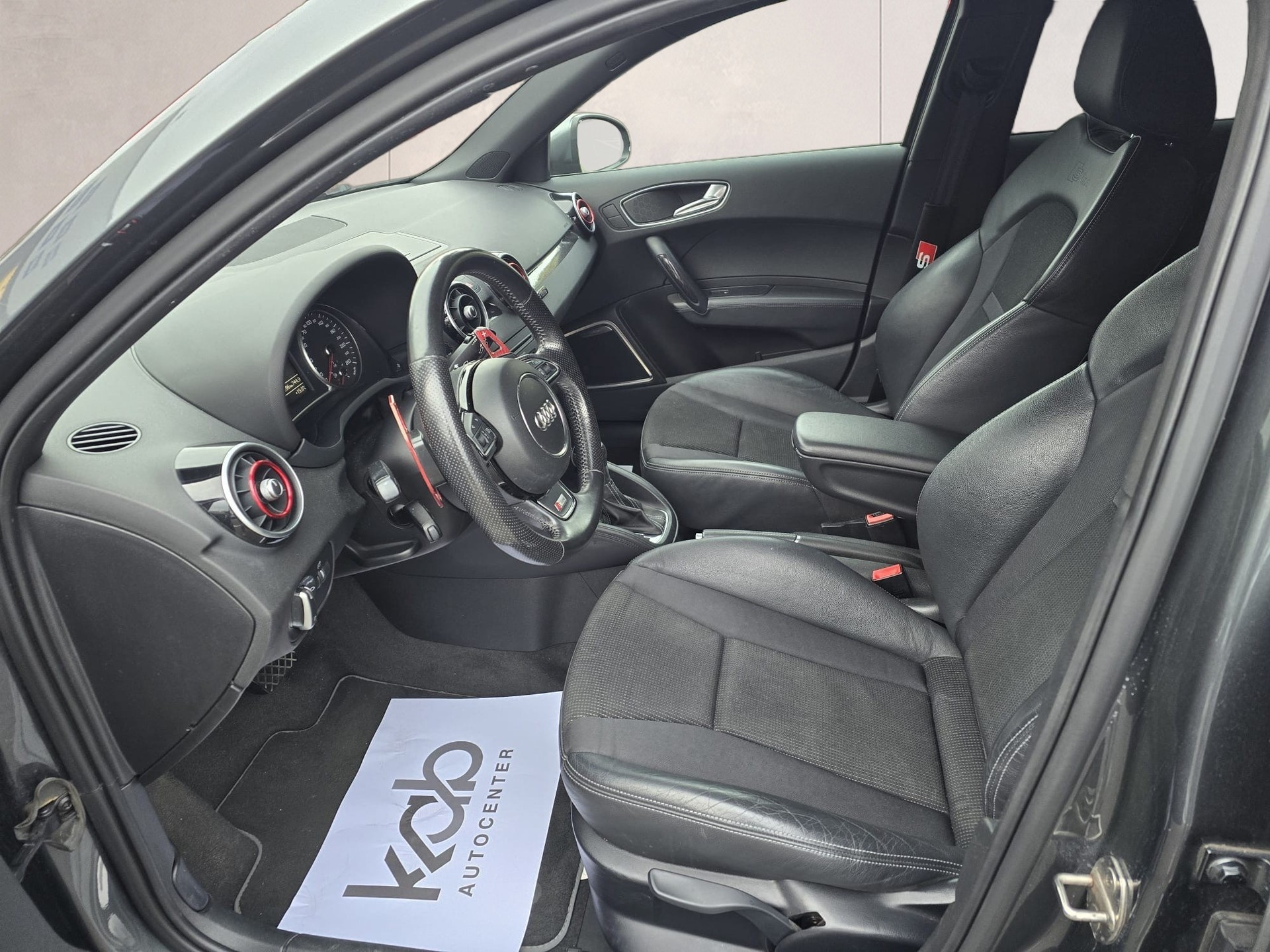 AUDI A1 Sportback Sport 1.4 TFSI Ambition S-tronic-image-14