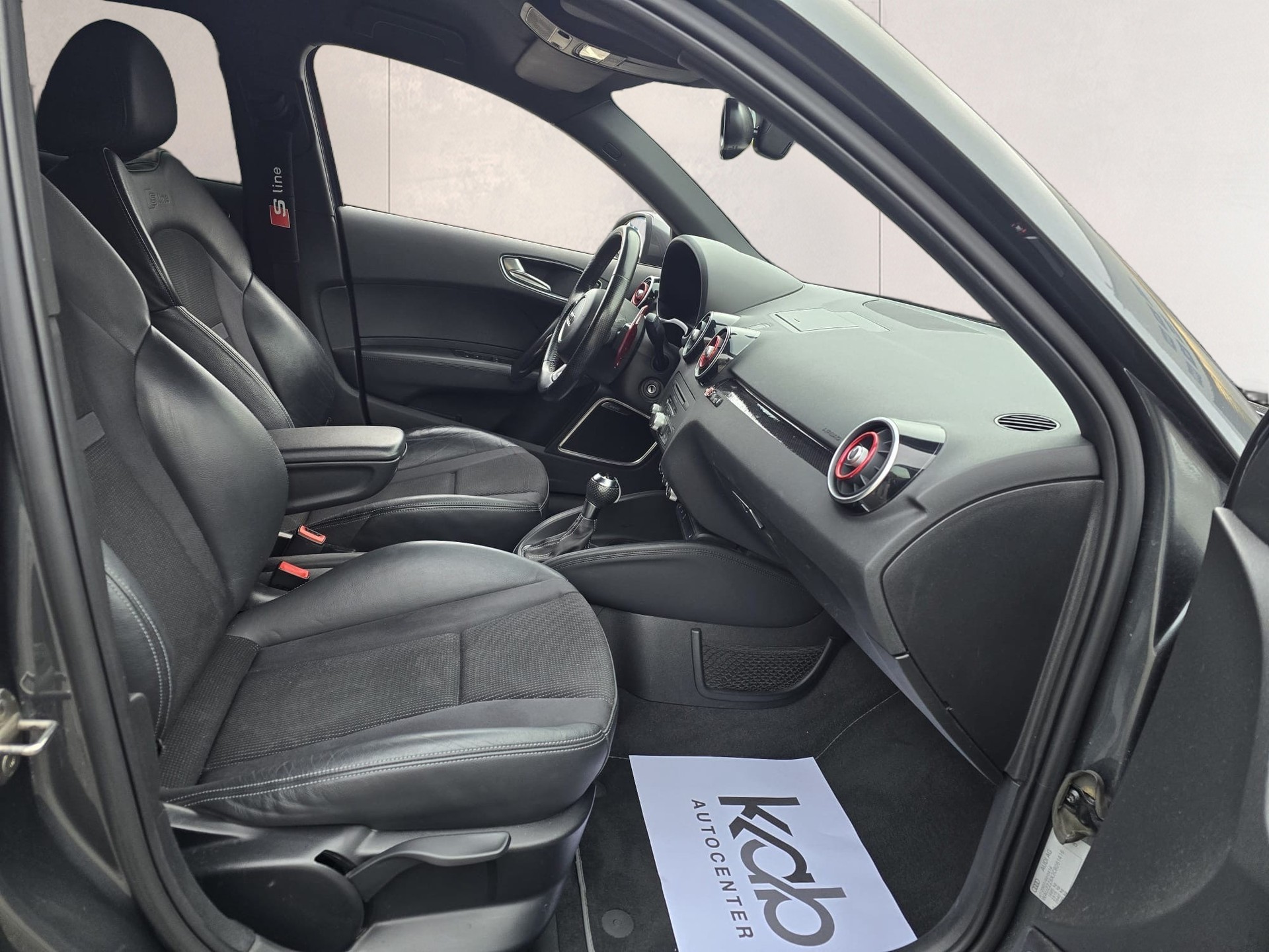 AUDI A1 Sportback Sport 1.4 TFSI Ambition S-tronic-image-15
