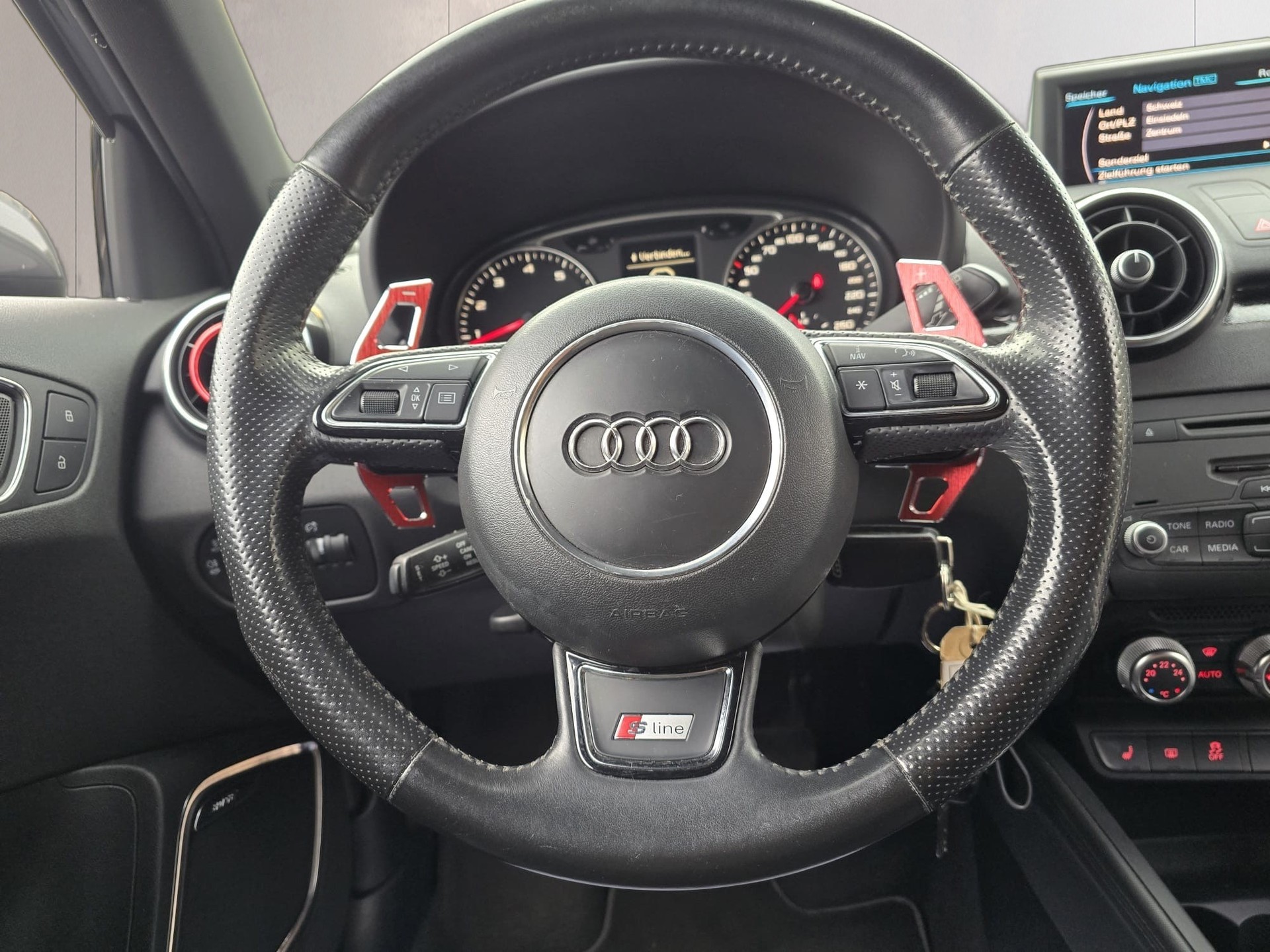 AUDI A1 Sportback Sport 1.4 TFSI Ambition S-tronic-image-9