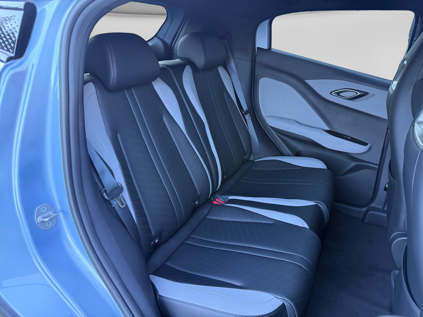 BYD Dolphin Surf 43 kWh Comfort-image-17