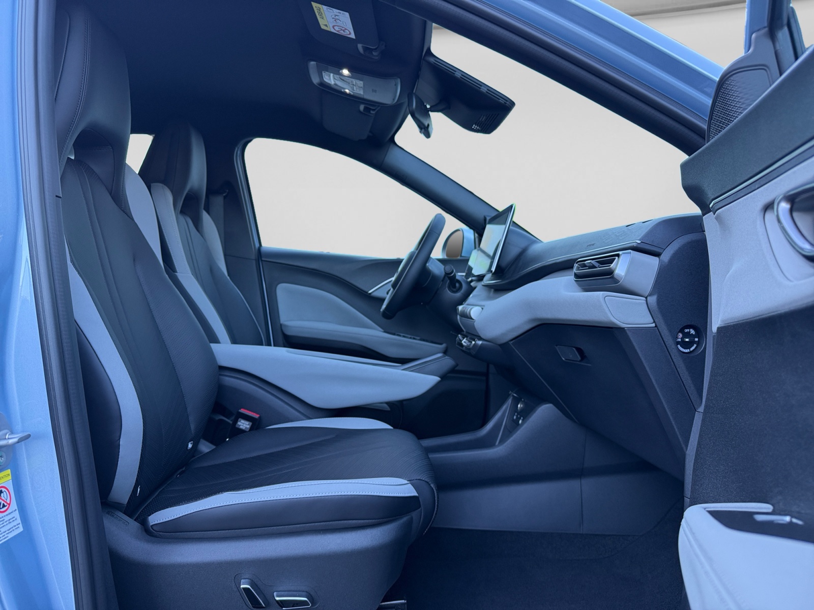 BYD Dolphin Surf 43 kWh Comfort-image-16