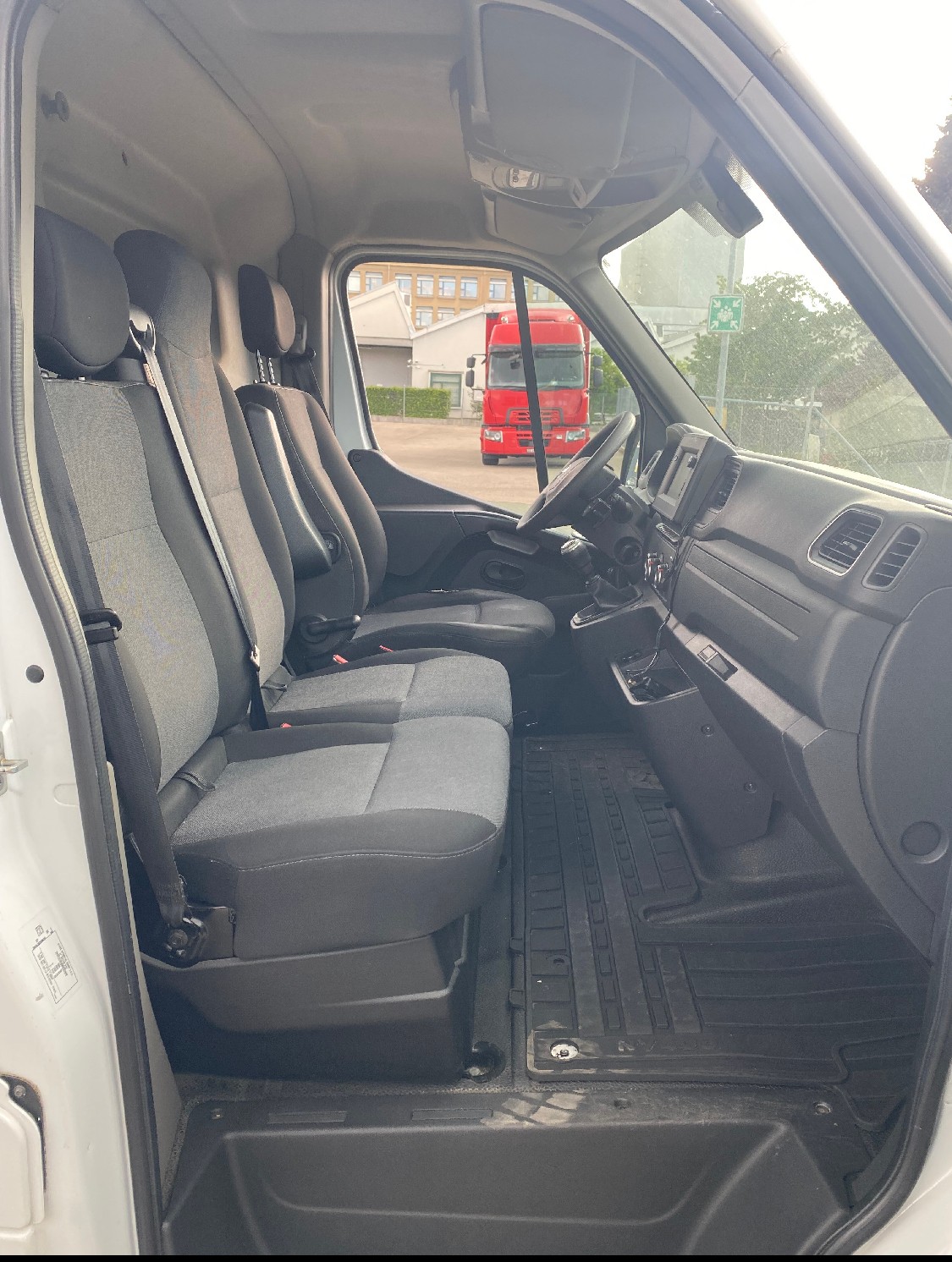 NISSAN NV400 F35.13 L2H2 FWD Comfort-image-14