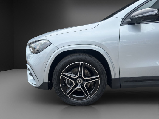 MERCEDES-BENZ GLA 200 Night Star 7G-D-image-4