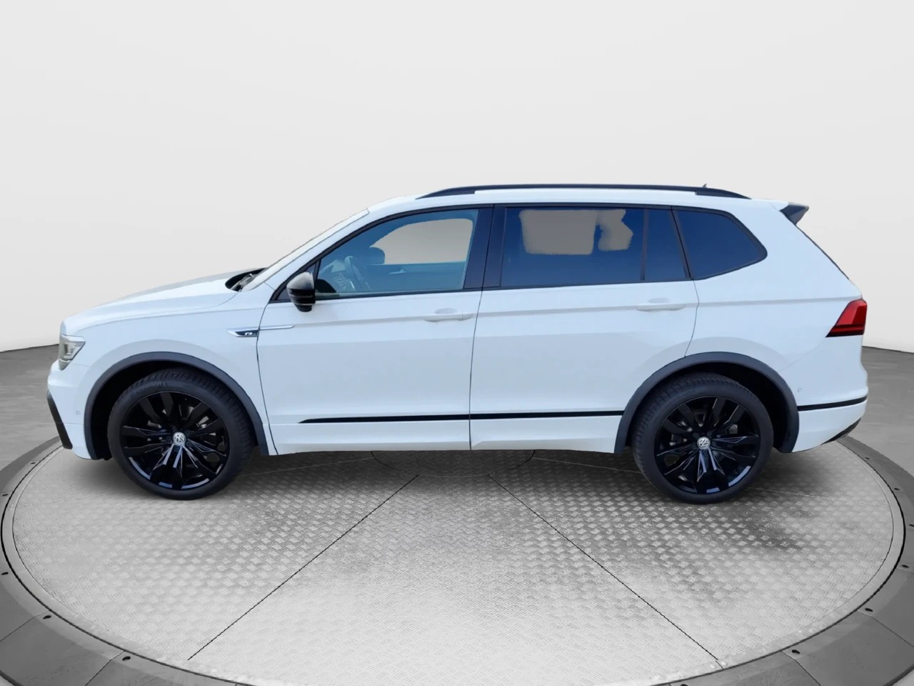 VW Tiguan Allspace 2.0 TDI SCR R-Line Highline DSG 4Motion-image-1