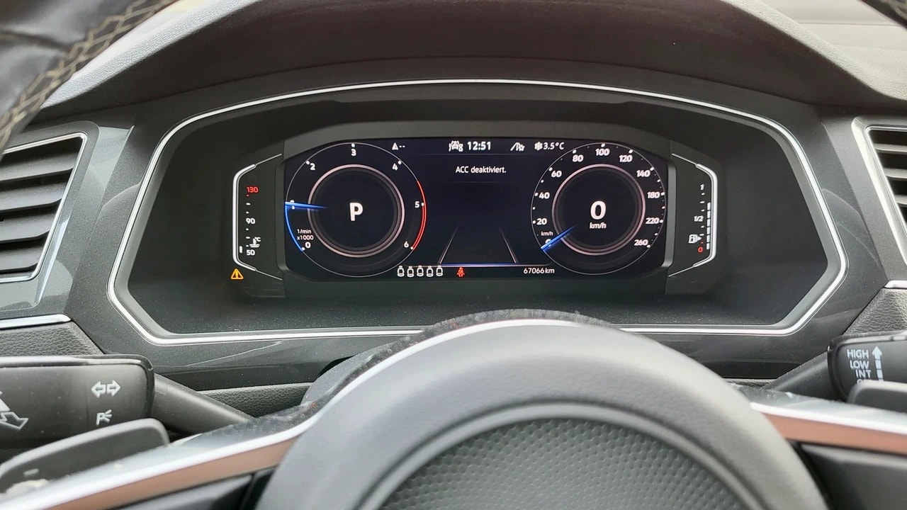 VW Tiguan Allspace 2.0 TDI SCR R-Line Highline DSG 4Motion-image-5