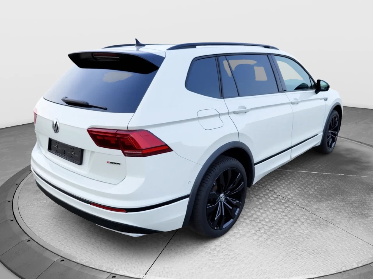 VW Tiguan Allspace 2.0 TDI SCR R-Line Highline DSG 4Motion-image-4