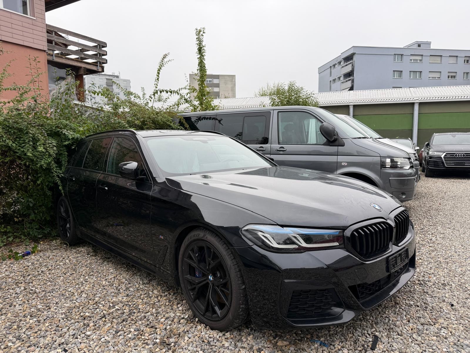BMW 530d xDrive 48V Touring M Sport Steptronic-image-3