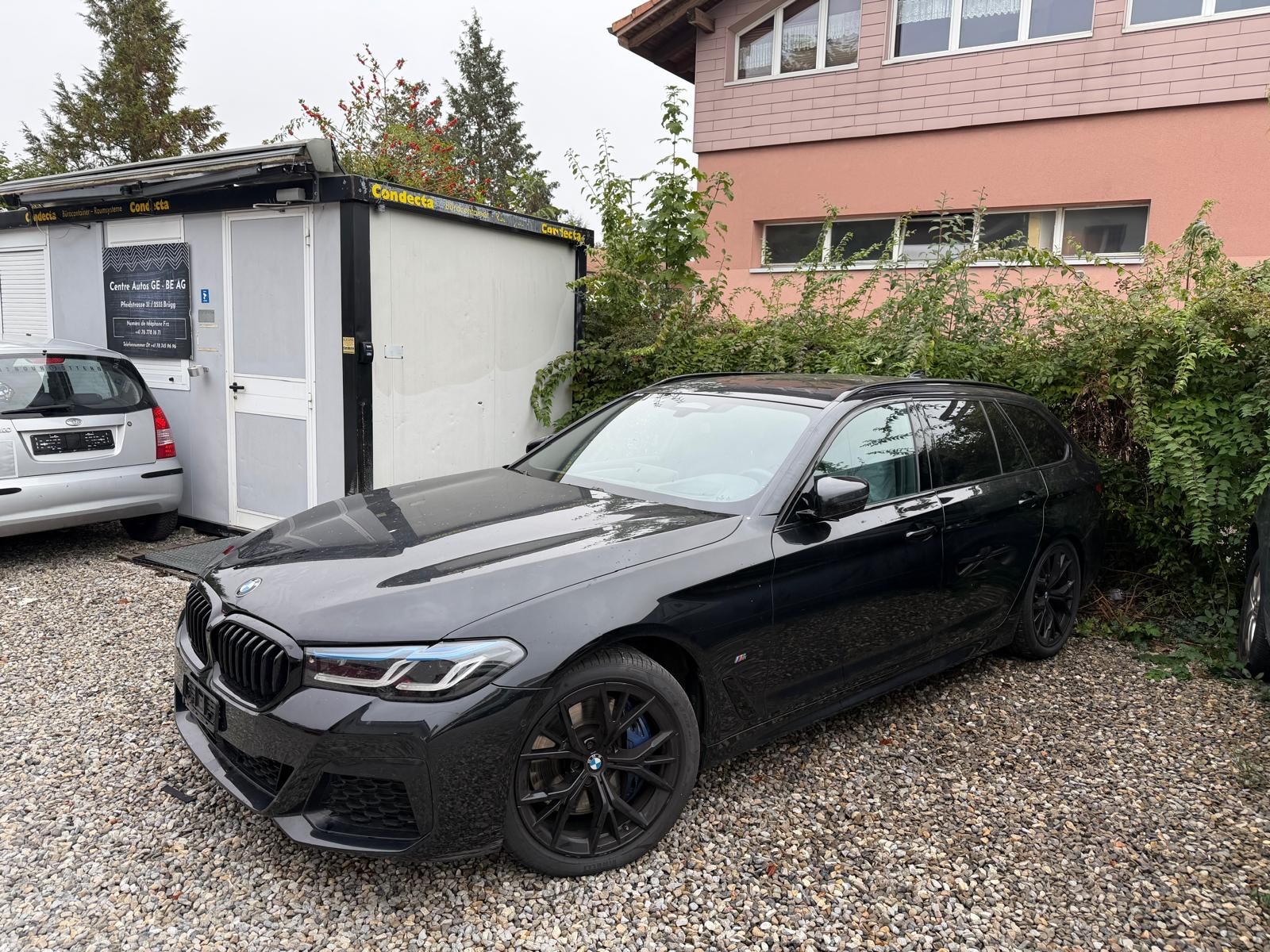 BMW 530d xDrive 48V Touring M Sport Steptronic-image-2
