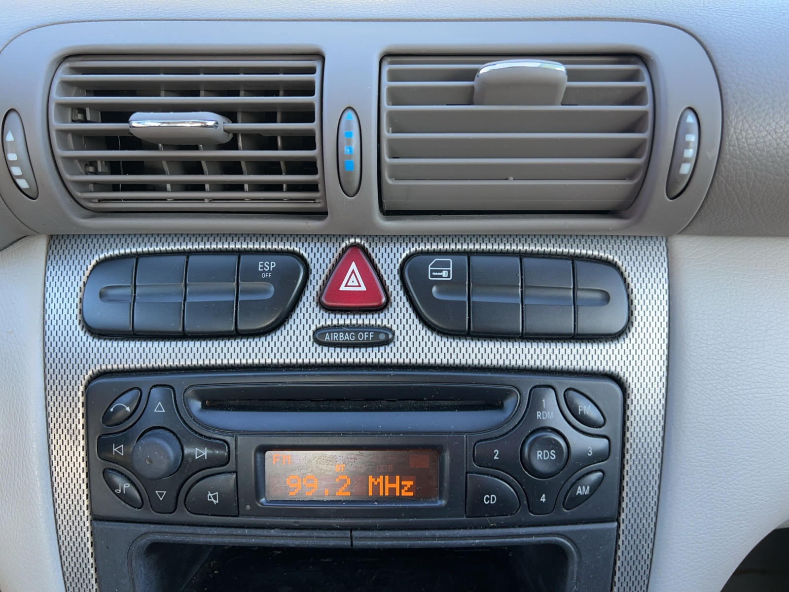 MERCEDES-BENZ C 200 Kompressor-image-19