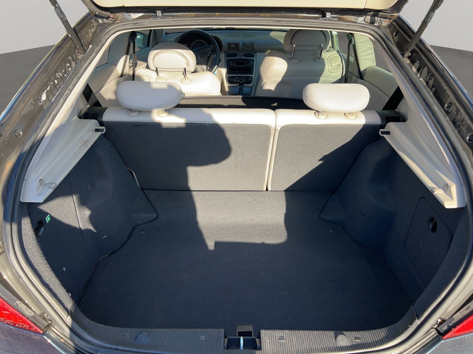 MERCEDES-BENZ C 200 Kompressor-image-16