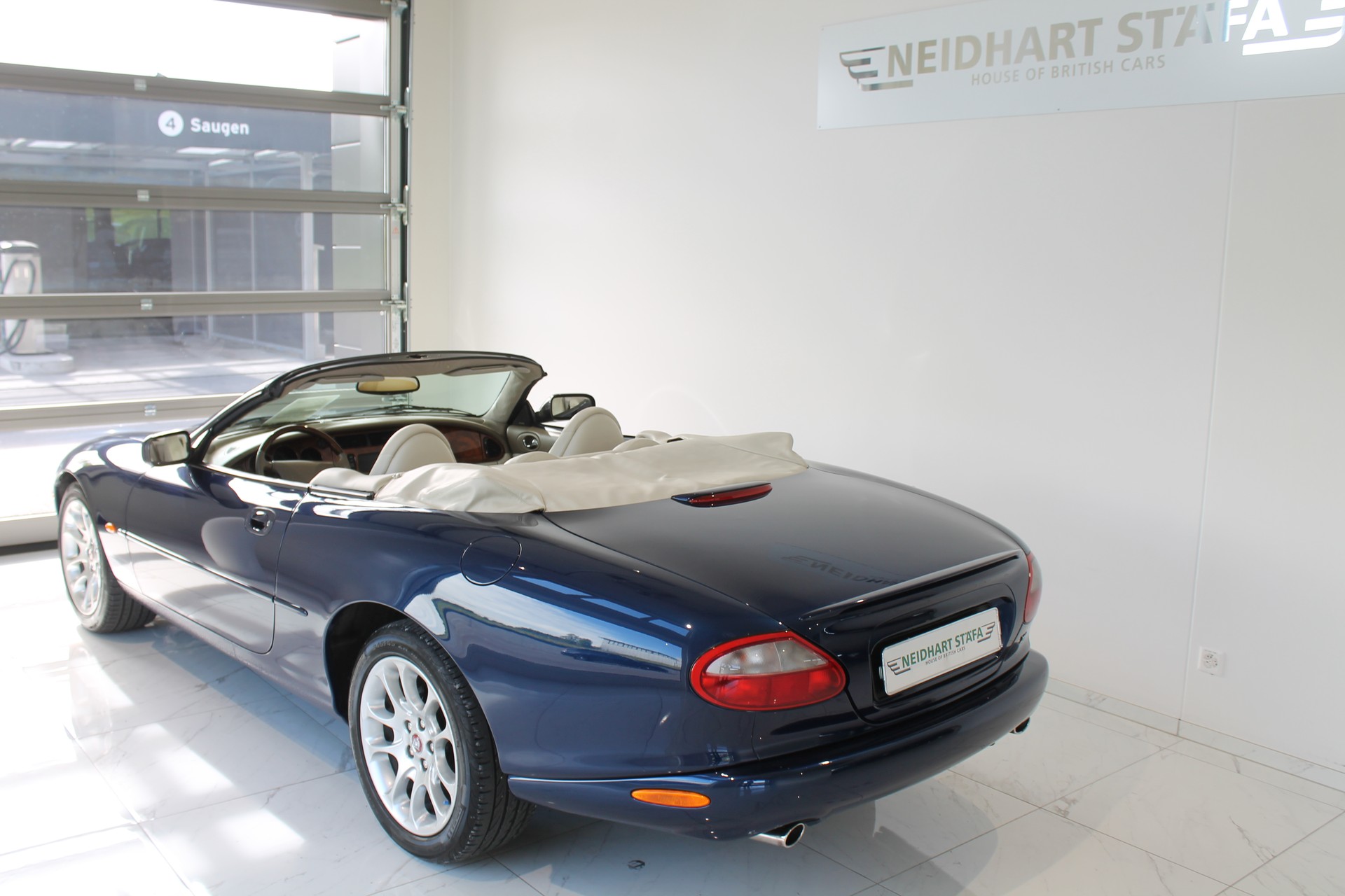 JAGUAR XKR S/C Convertible-image-3