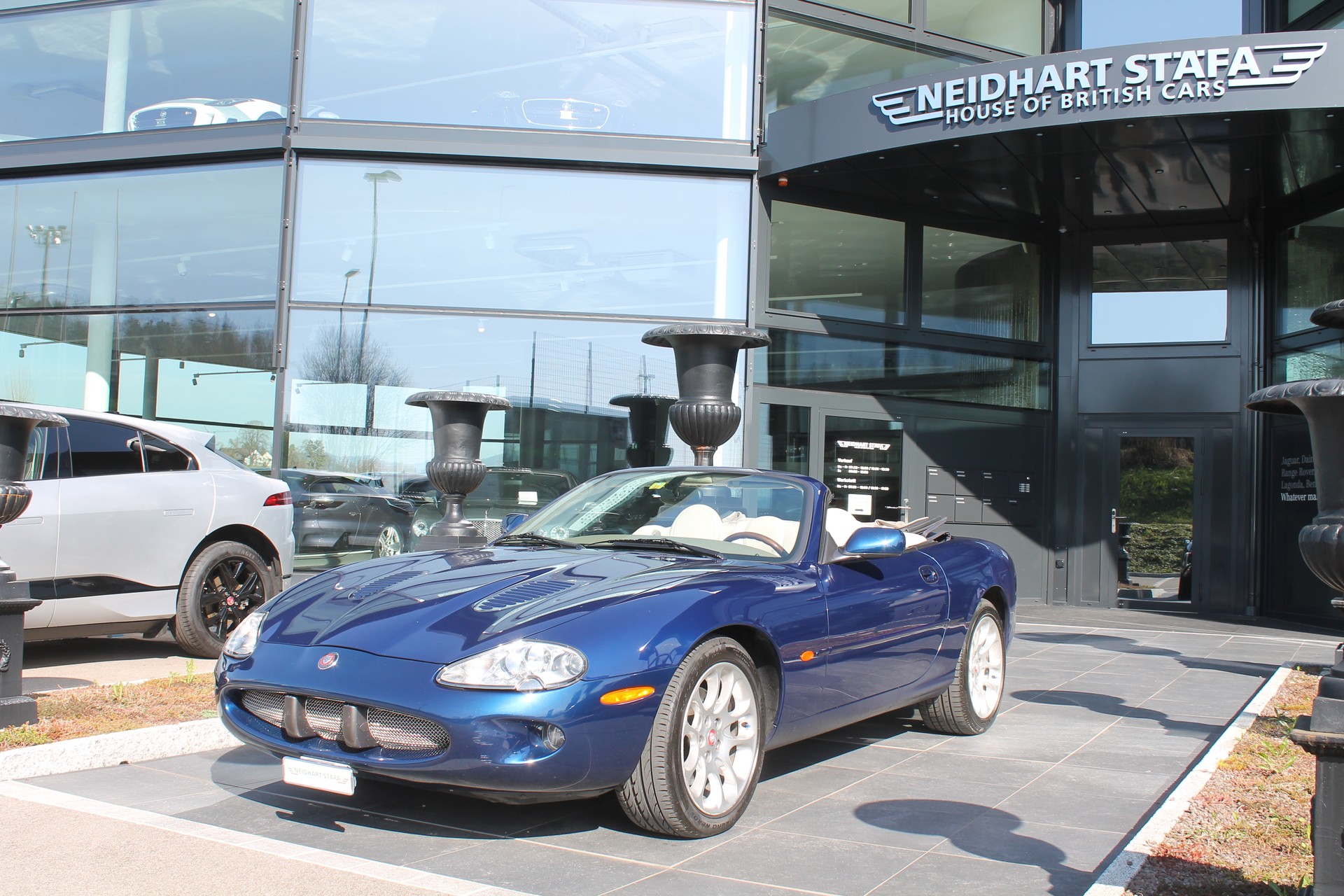 JAGUAR XKR S/C Convertible-image-0