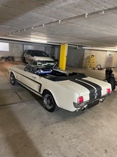 FORD MUSTANG Cabriolet-image-1