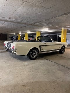 FORD MUSTANG Cabriolet-image-2