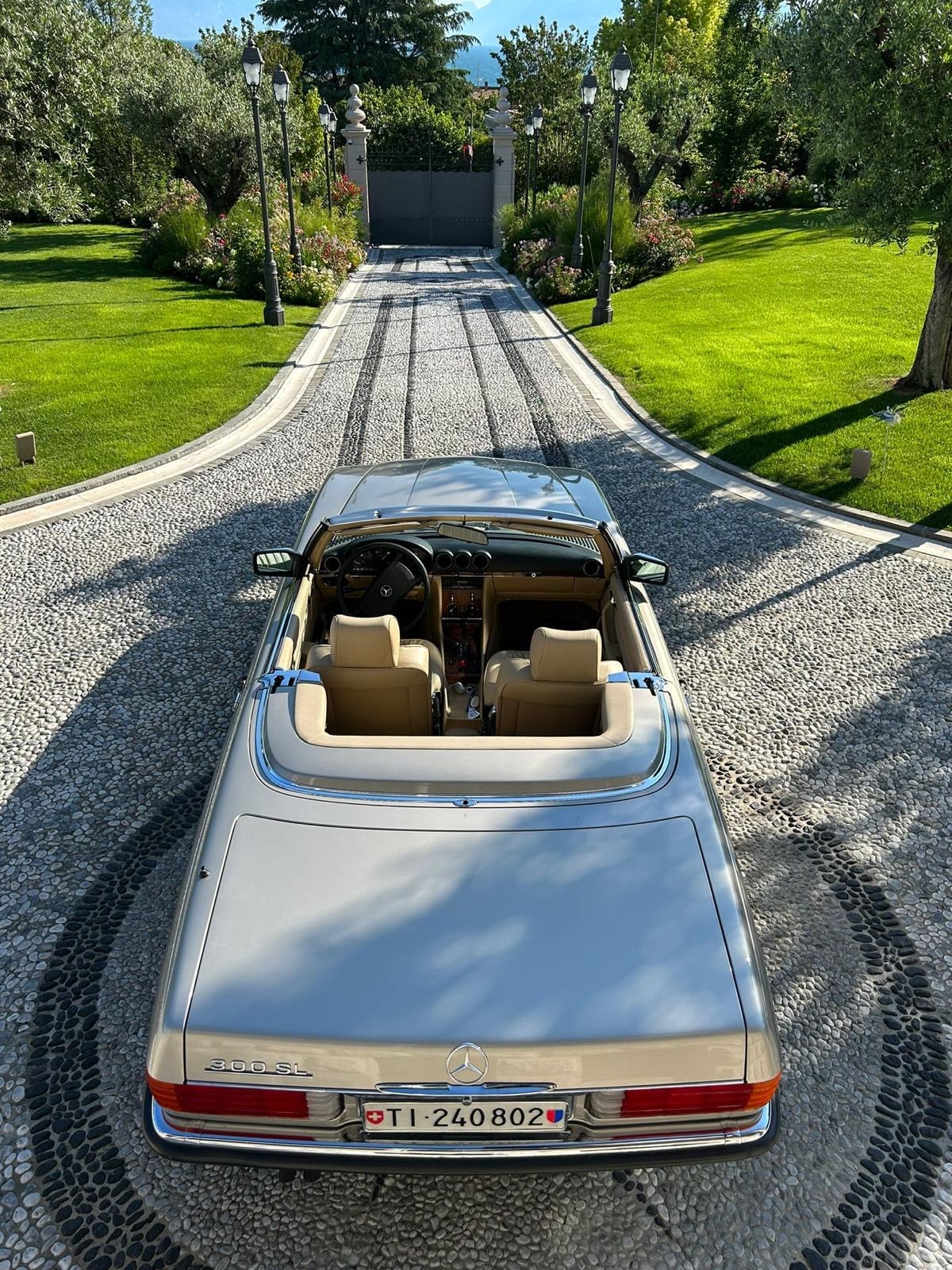 MERCEDES-BENZ 300 SL Automatic-image-1