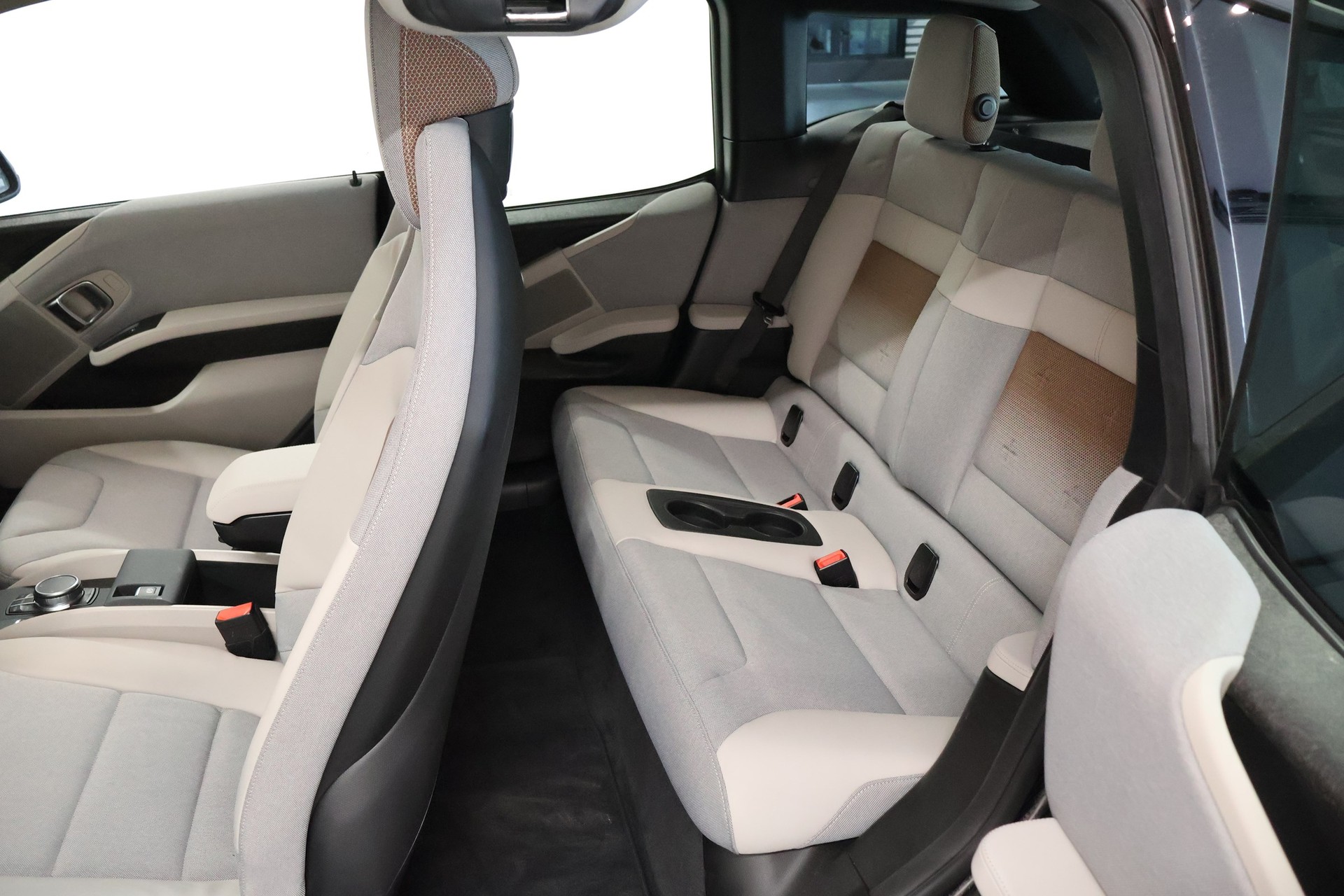 BMW i3s (120Ah)-image-10