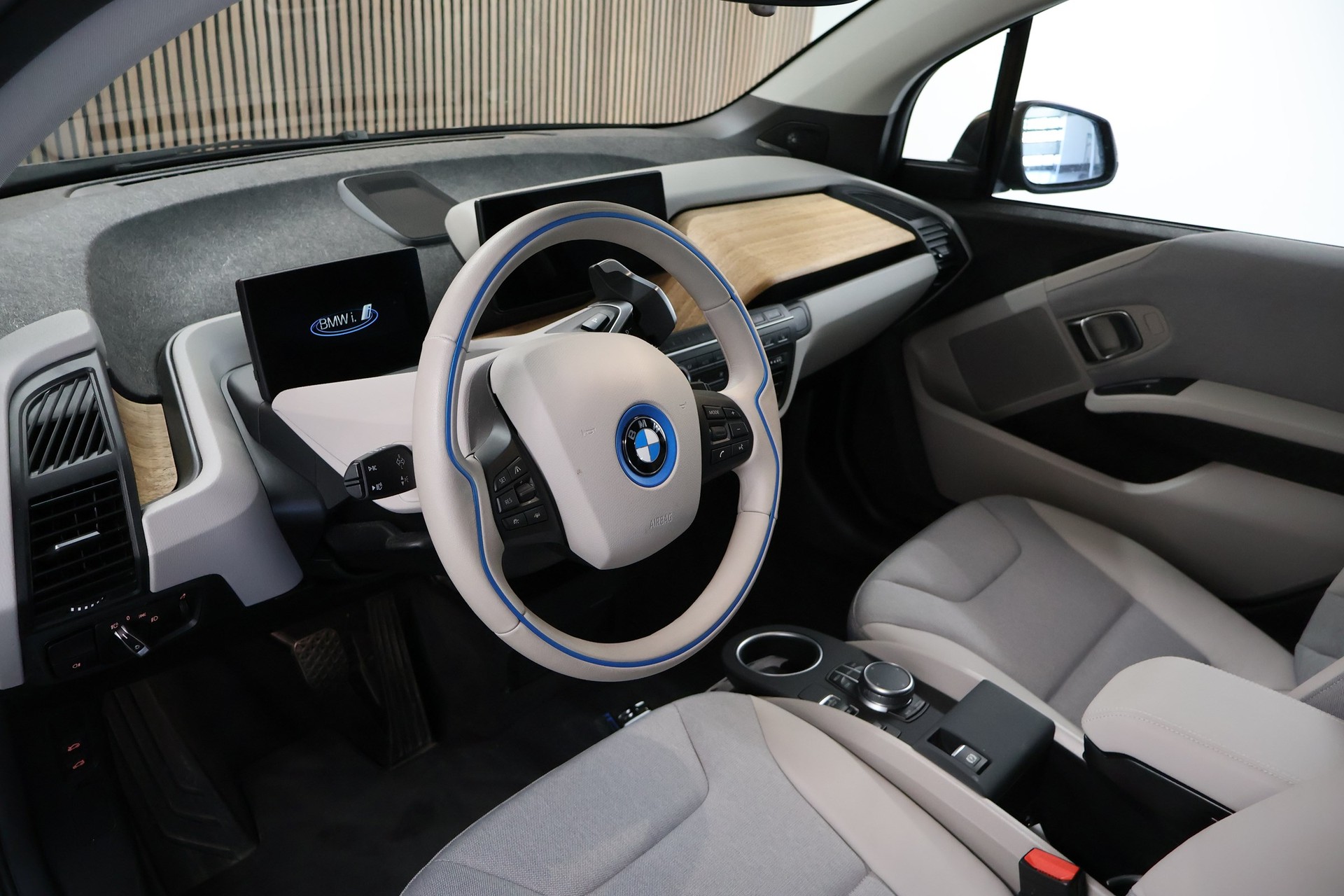 BMW i3s (120Ah)-image-8